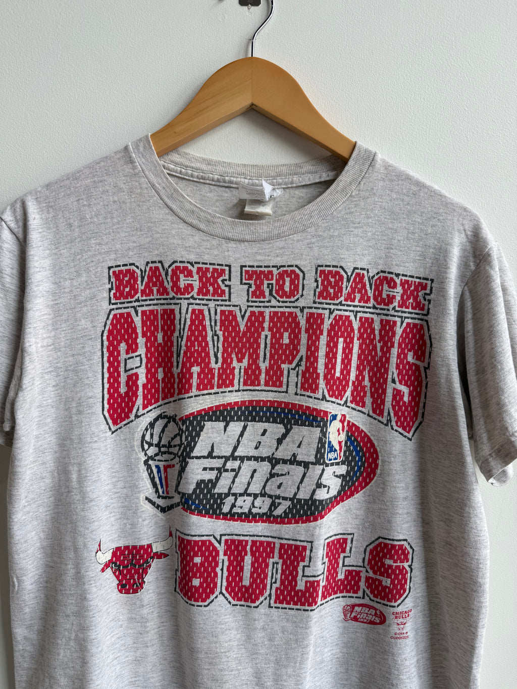 (S) 1997 Chicago Bulls Tee