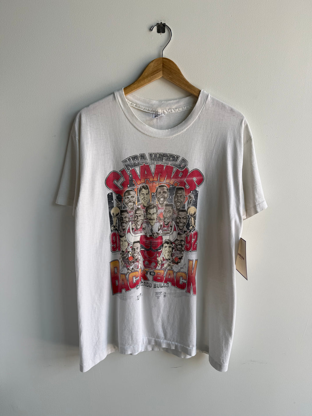 (L) Chicago Bulls Back to Back Tee