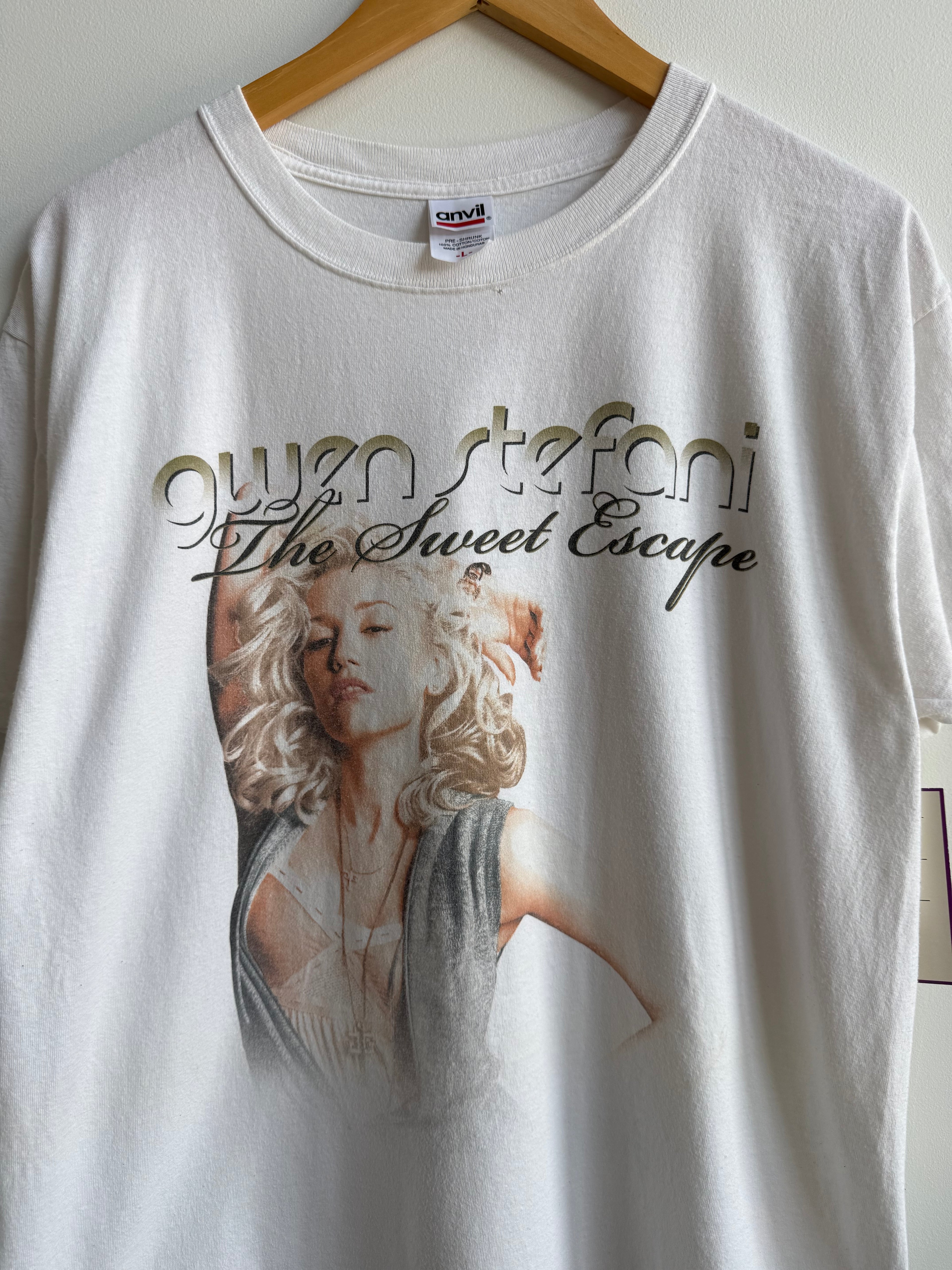(L) Gwen Stefani Tee