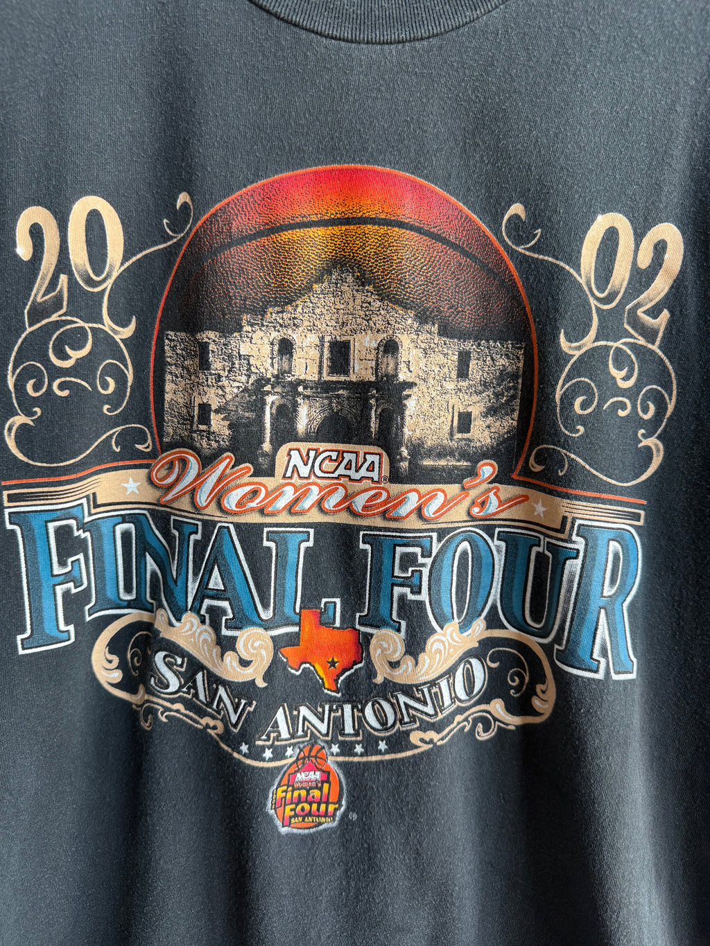 (XL) Women’s Final Four Tee