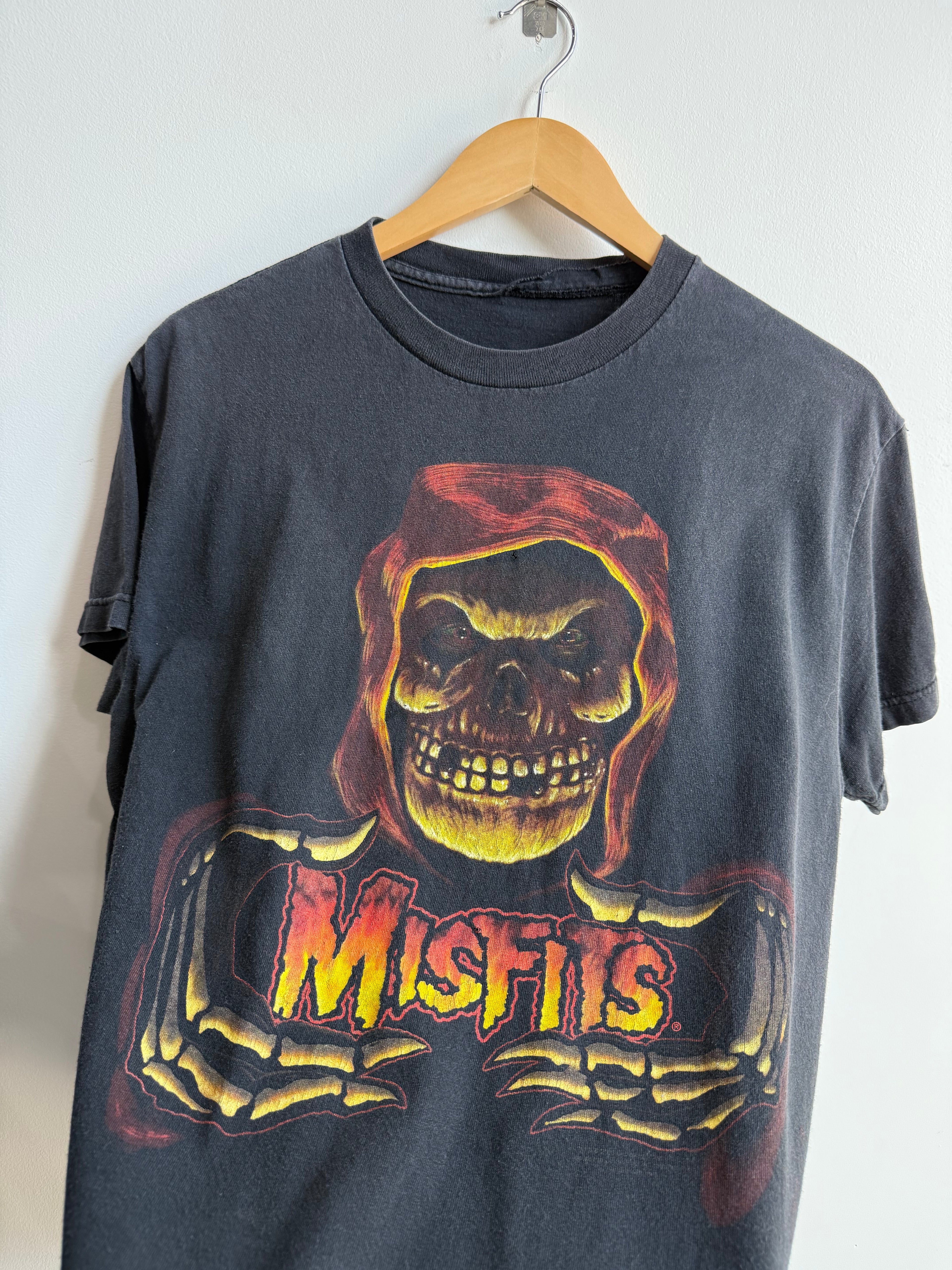 (L) Misfits Tee