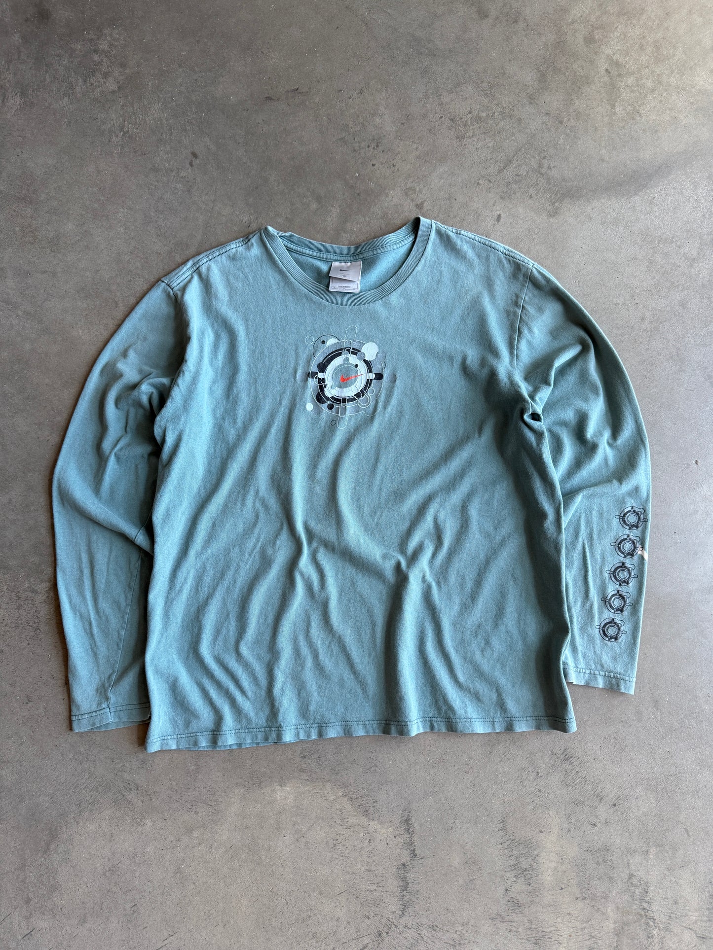 (M) Nike Long Sleeve Tee