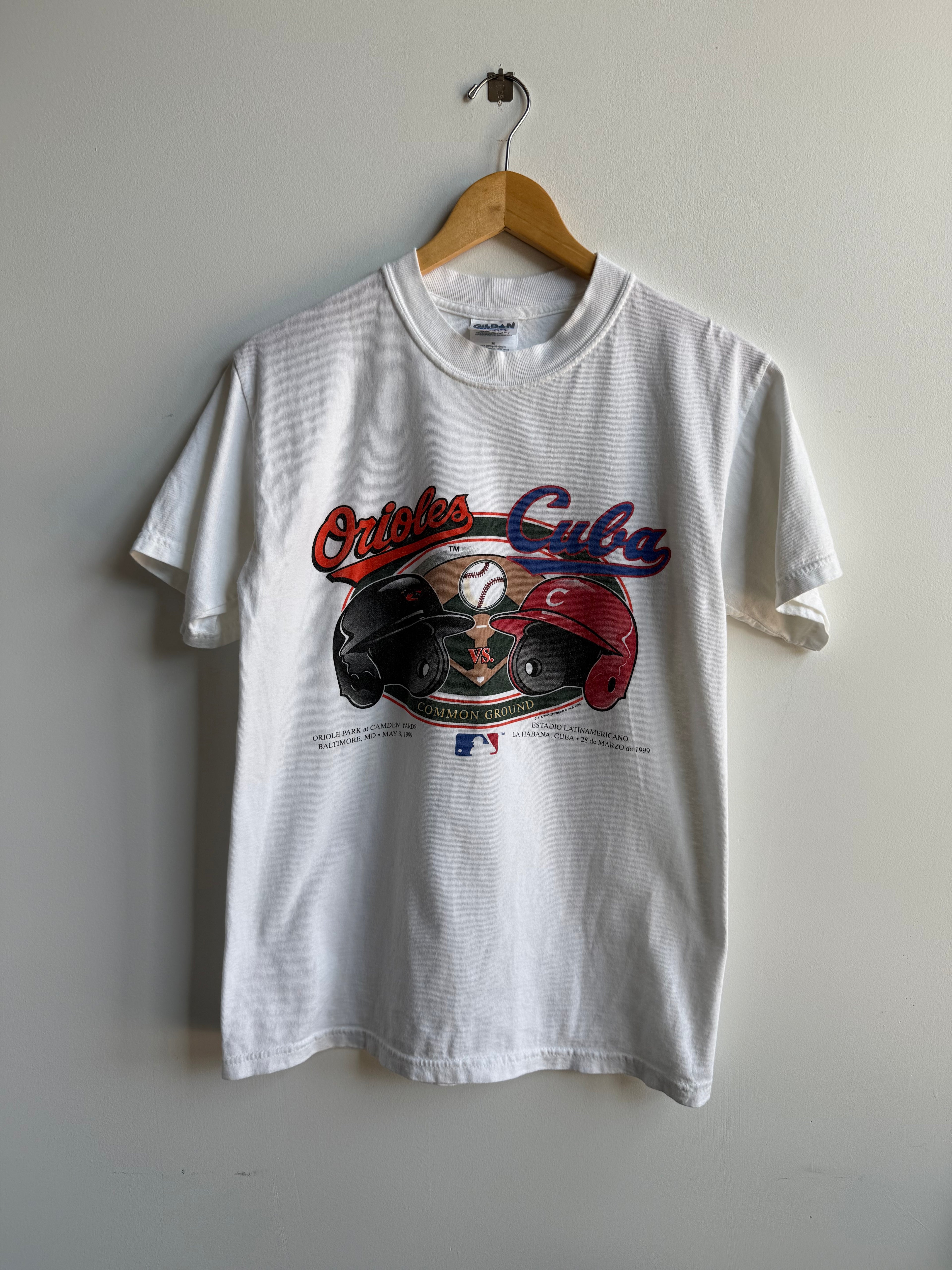 (M) Baltimore Orioles Vs Chicago Cubs Tee