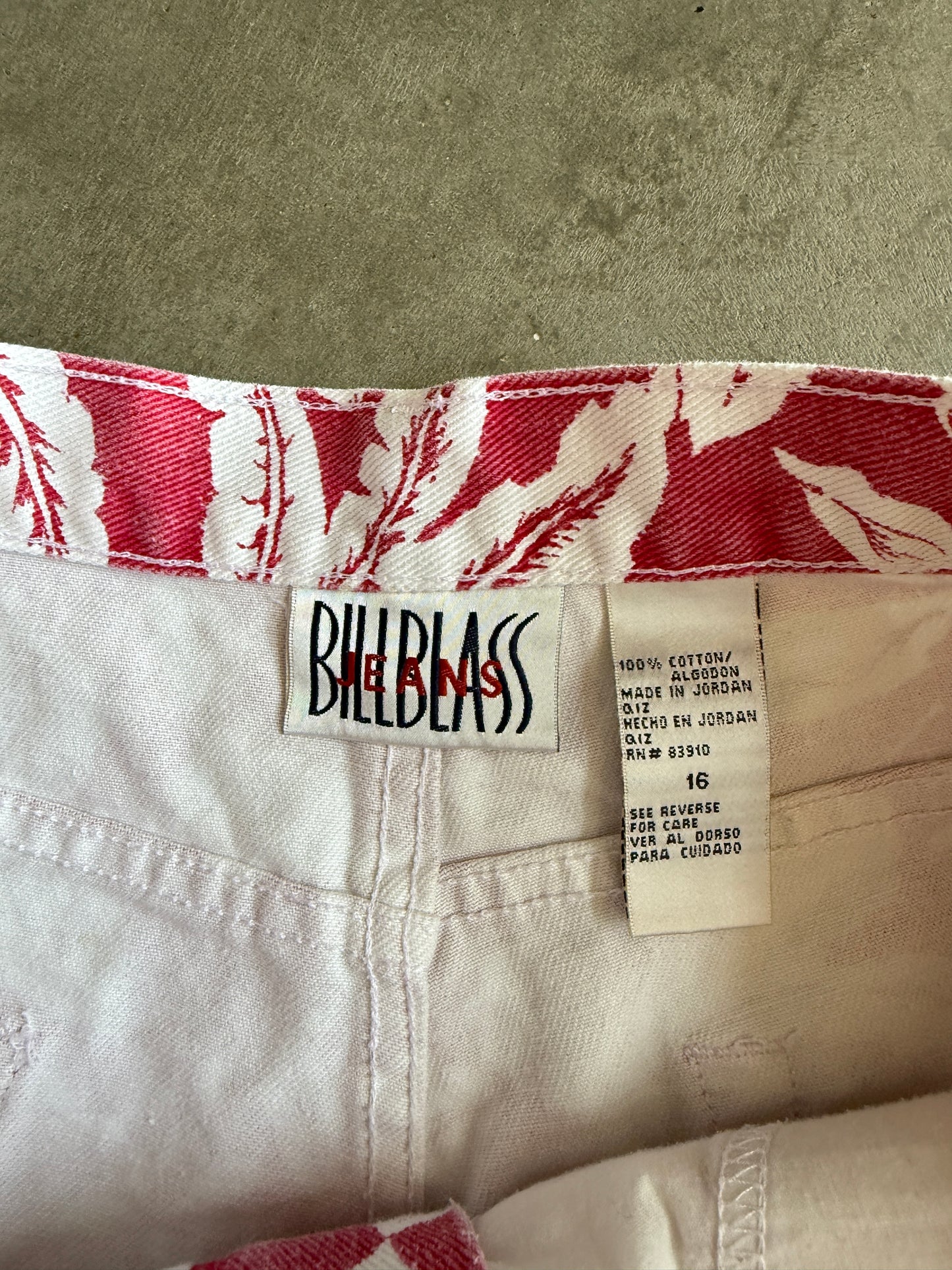 (32) Bill Blass Shorts