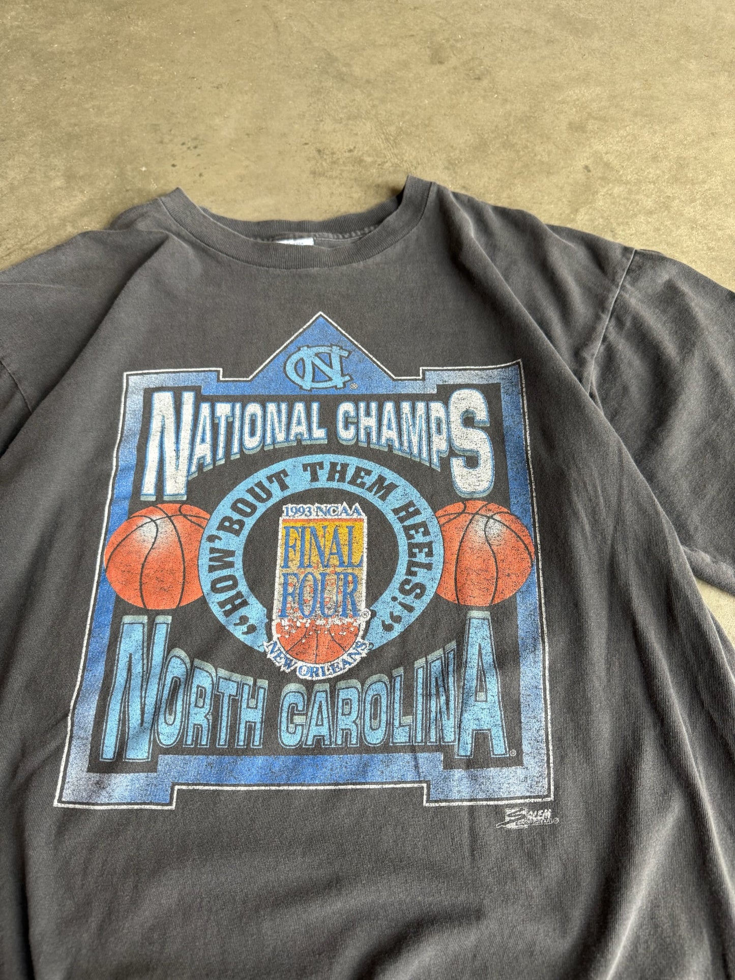 (XL) North Carolina Tar Heels Basketball Tee