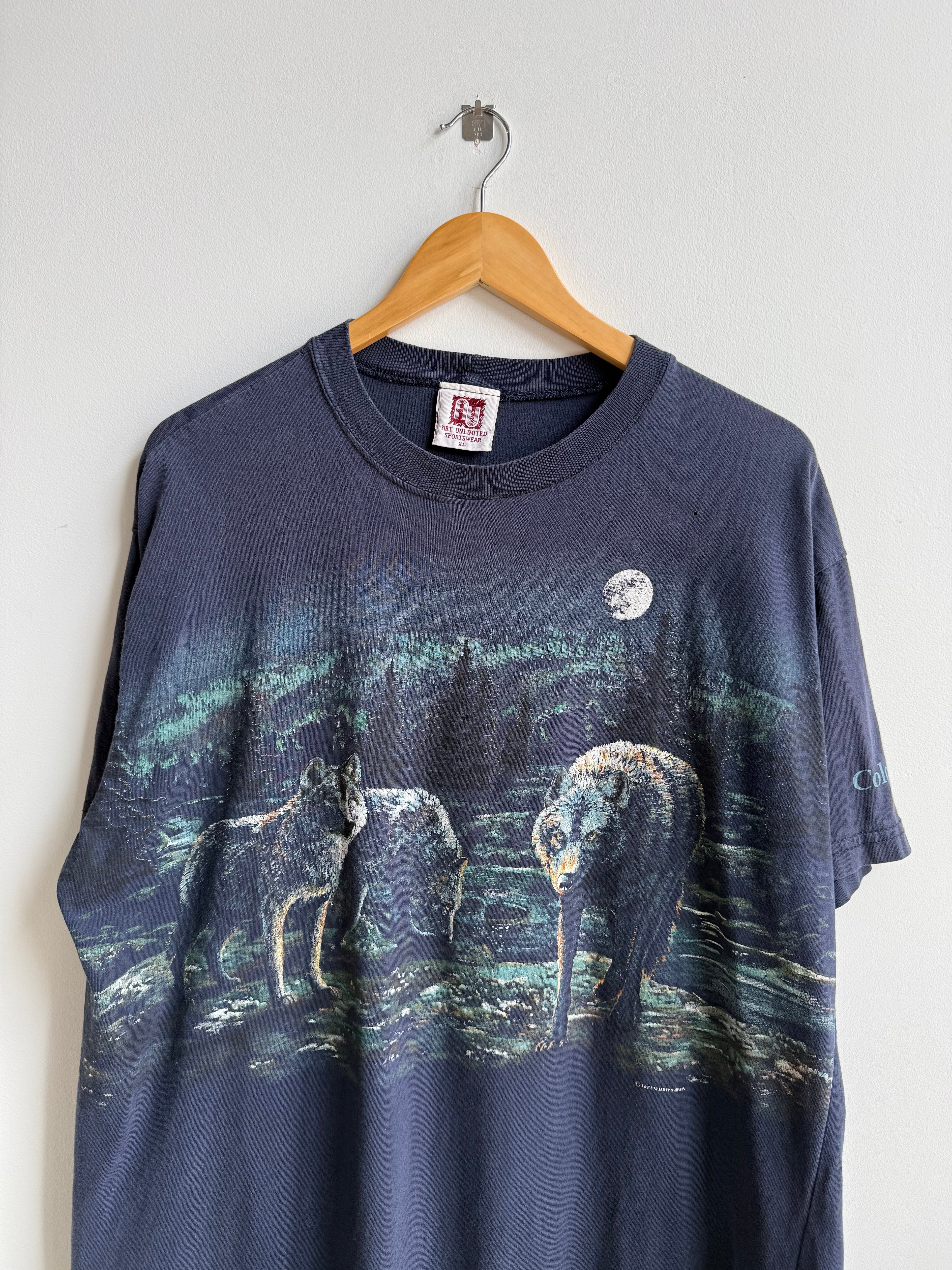 (XL) Art Unlimited Wolves Tee
