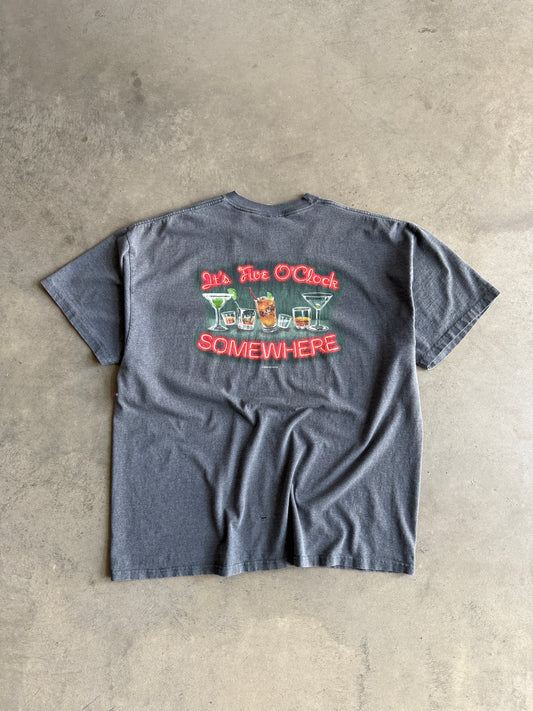 (XXL) Big Dogs 5 O’Clock Tee