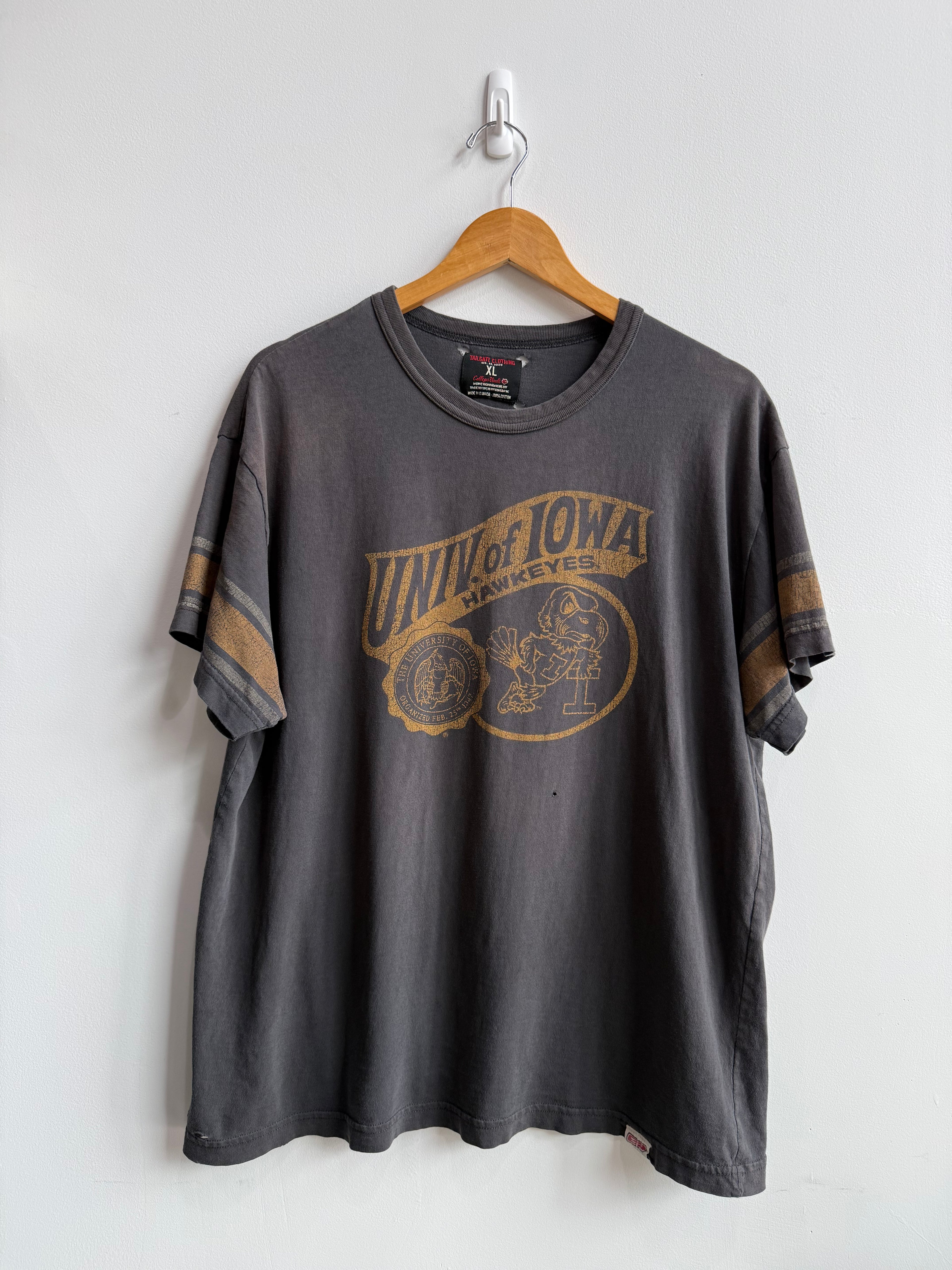 (XL) Iowa Hawkeyes Tailgate Tee