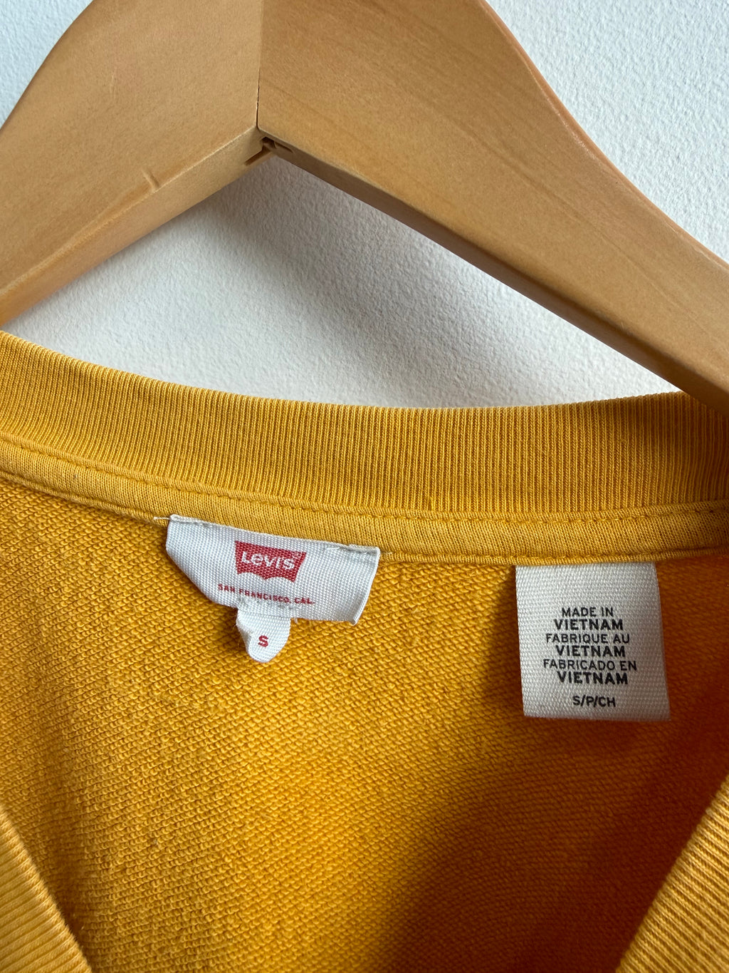 (M) Levi’s Crew