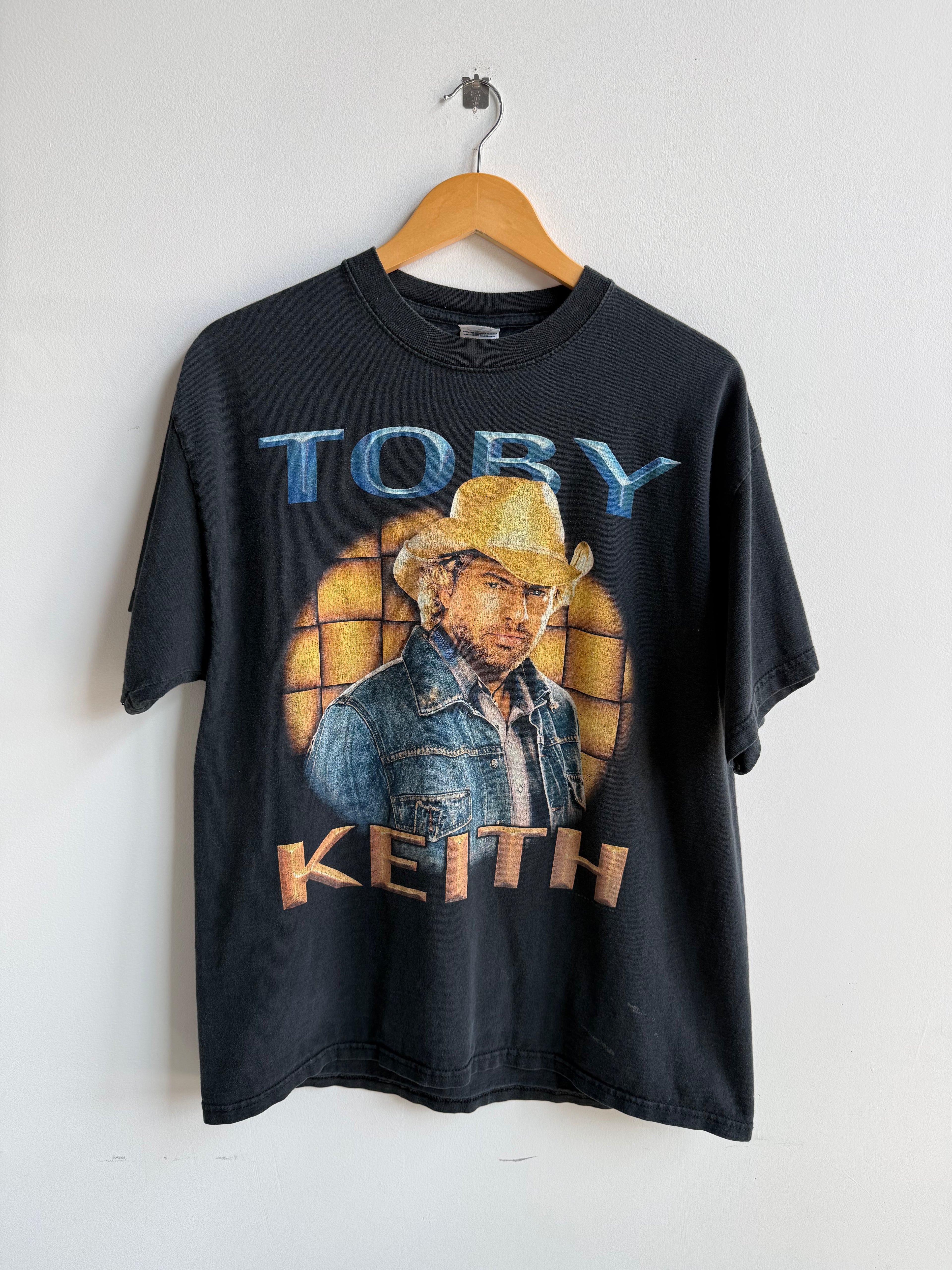 (L) Toby Keith Tee