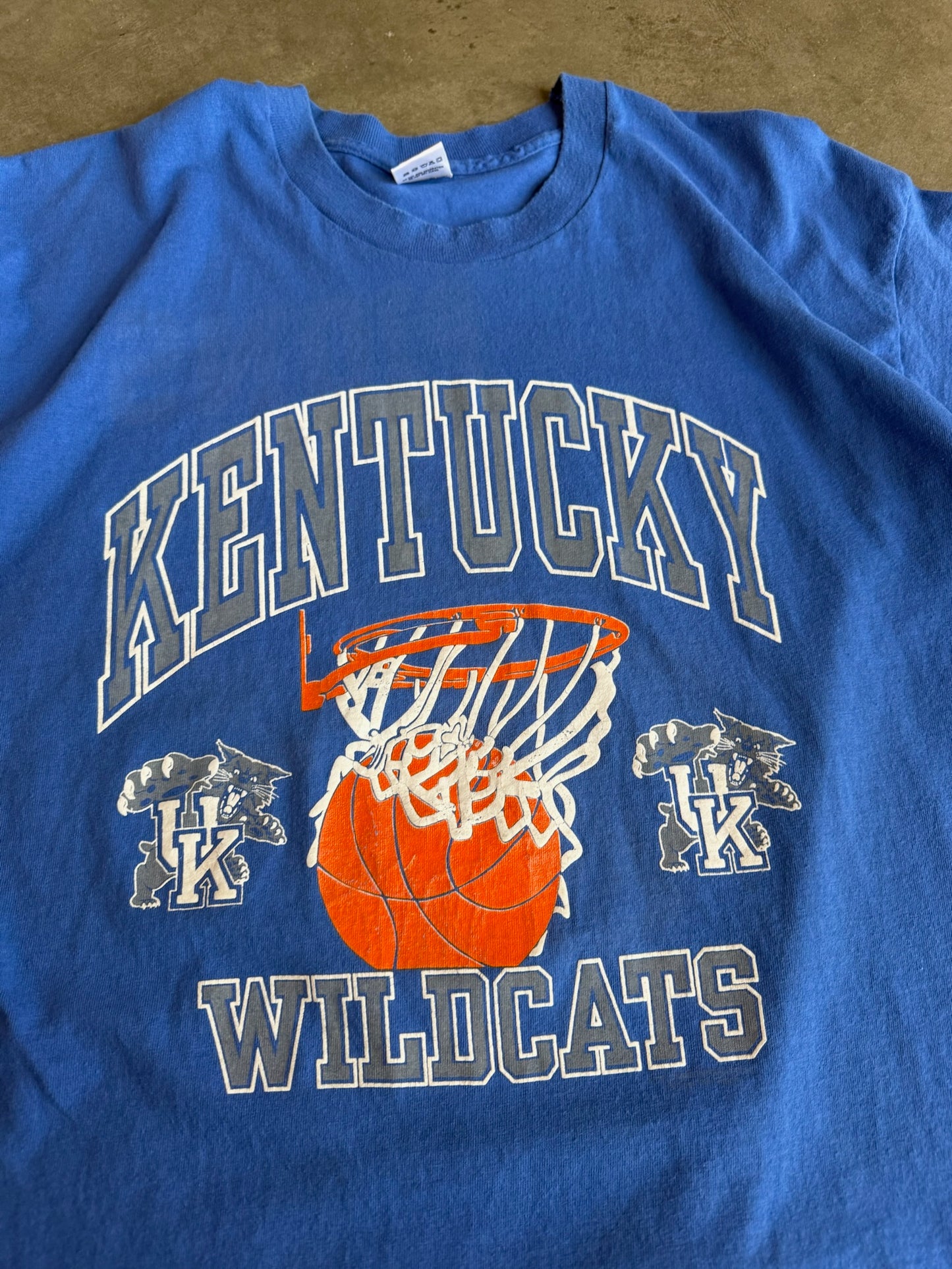 (XL) Kentucky Wildcats Basketball Tee