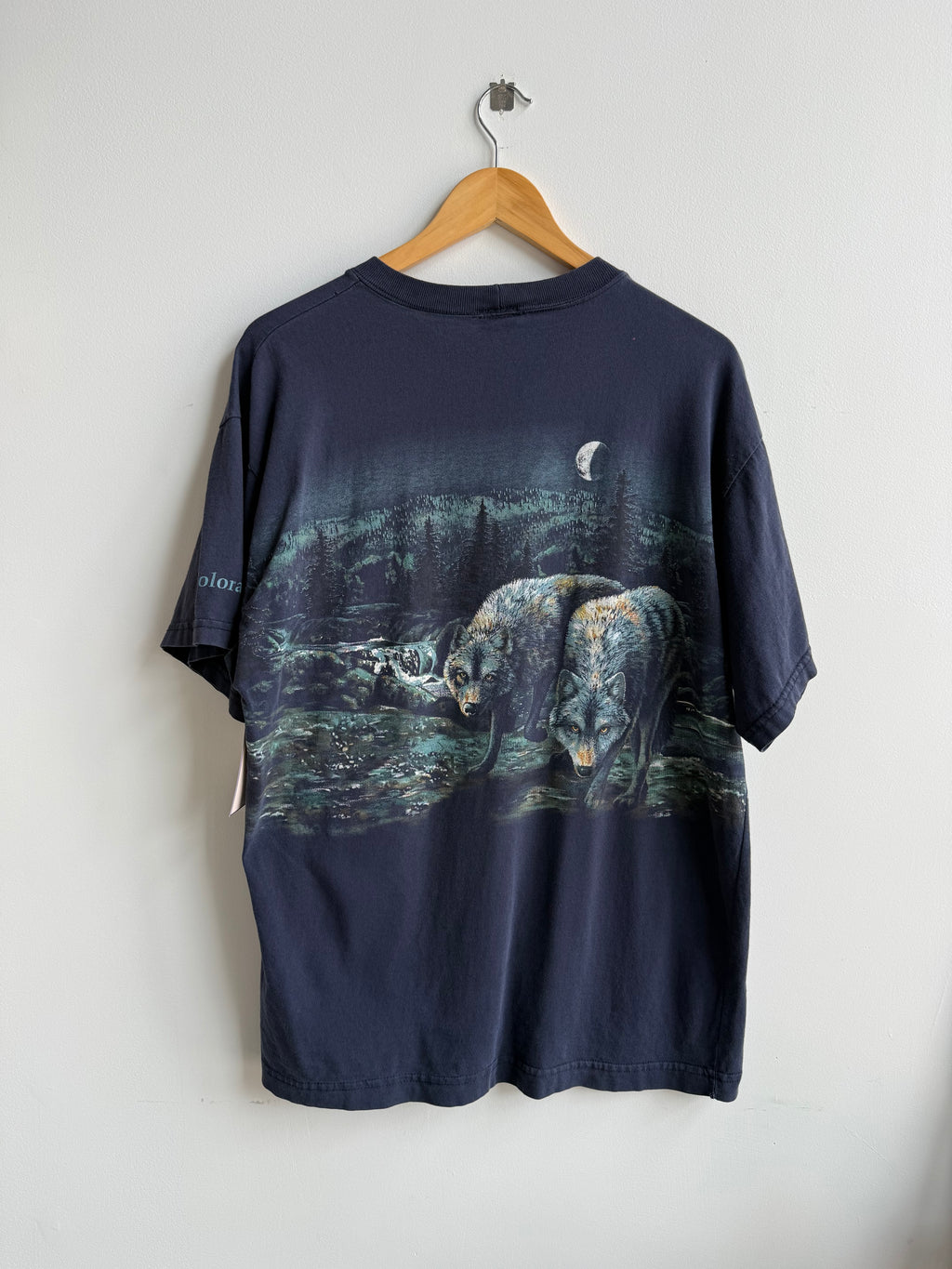 (XL) Art Unlimited Wolves Tee