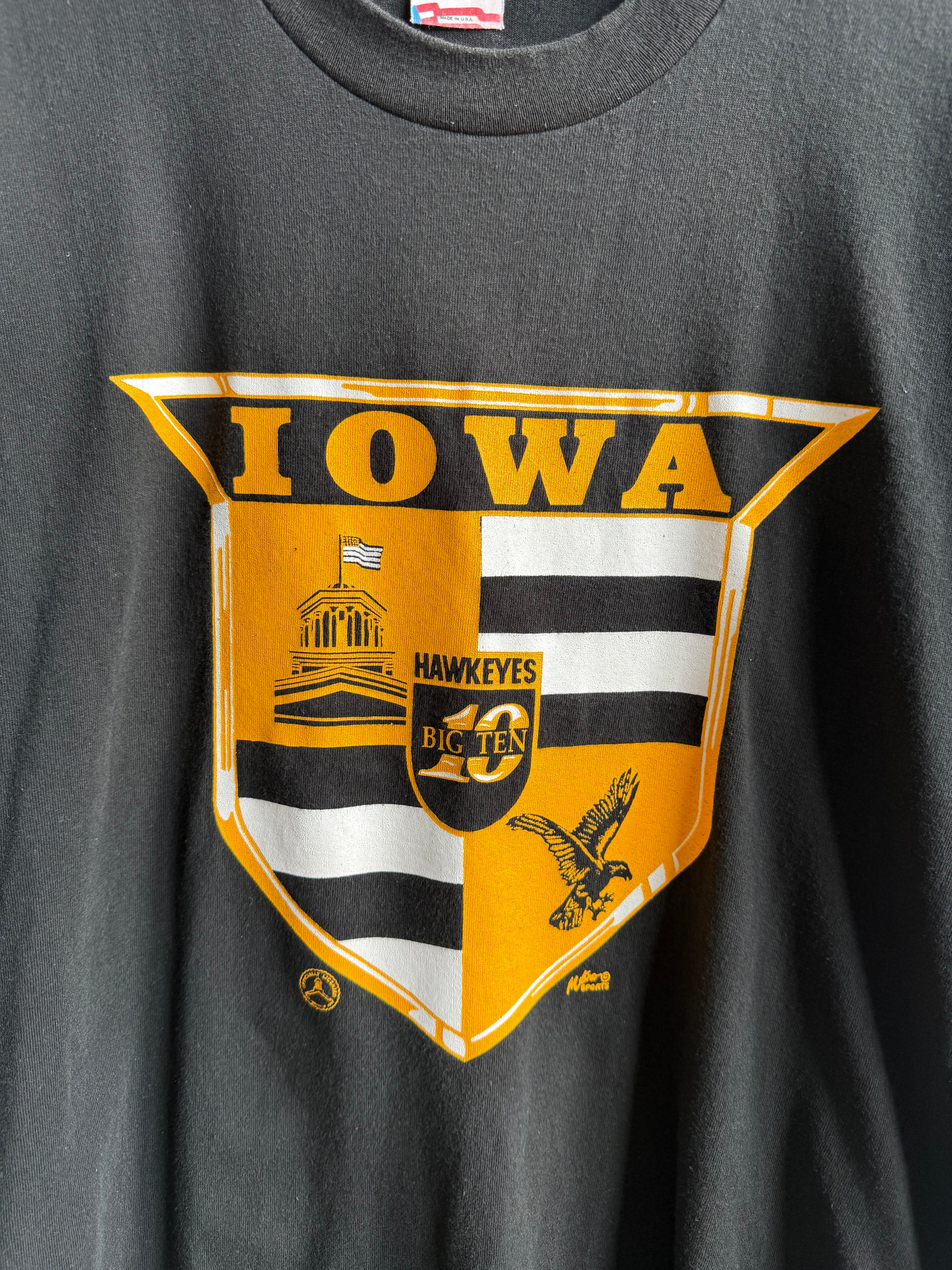 (L) Iowa Hawkeyes Crest Tee