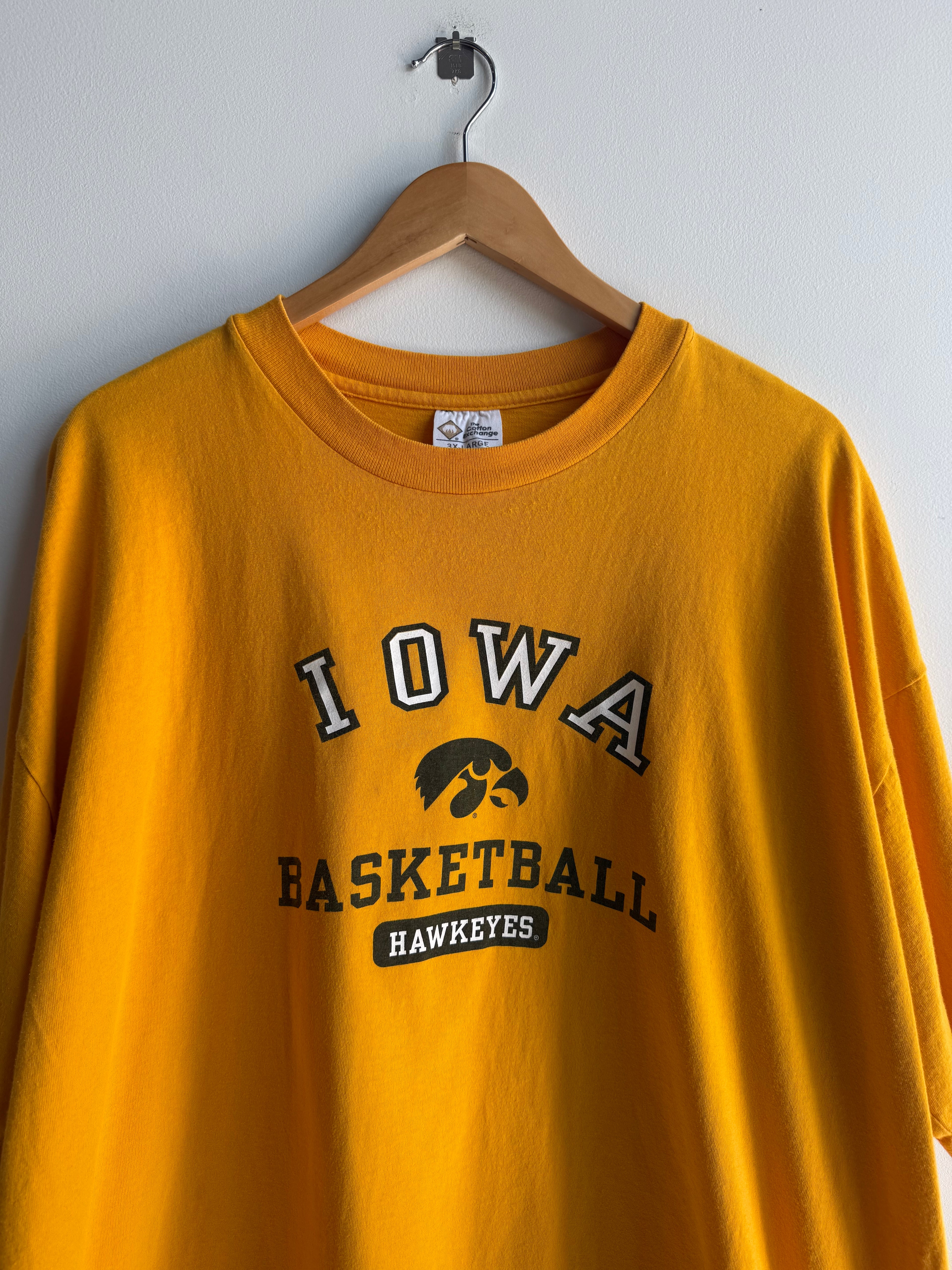 (XXXL) Iowa Hawkeyes Basketball Tee