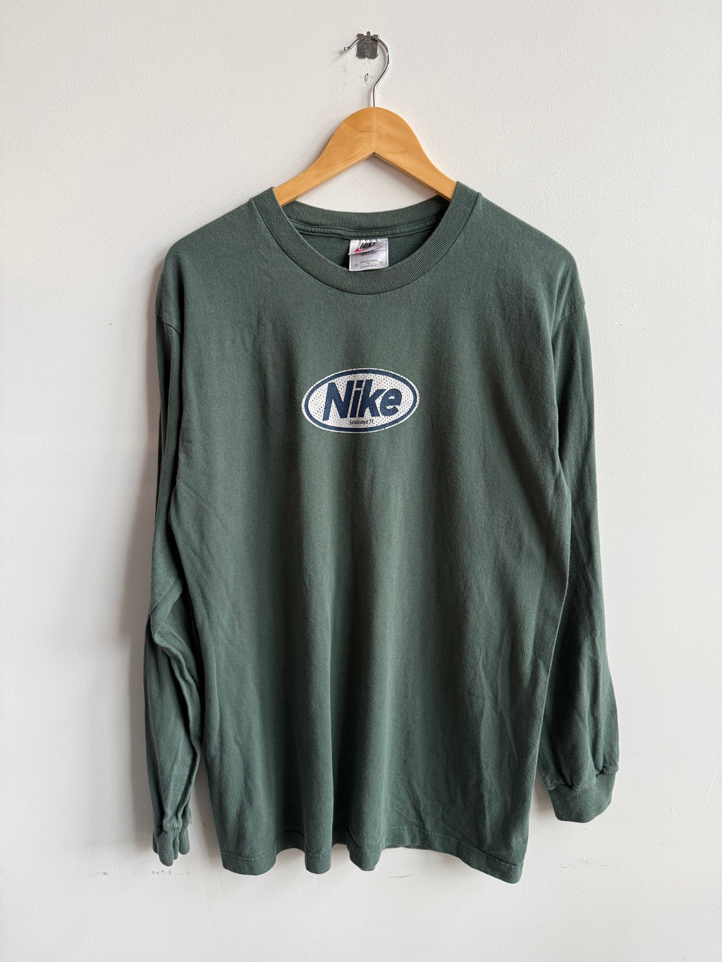 (L) Nike Circle Logo Tee
