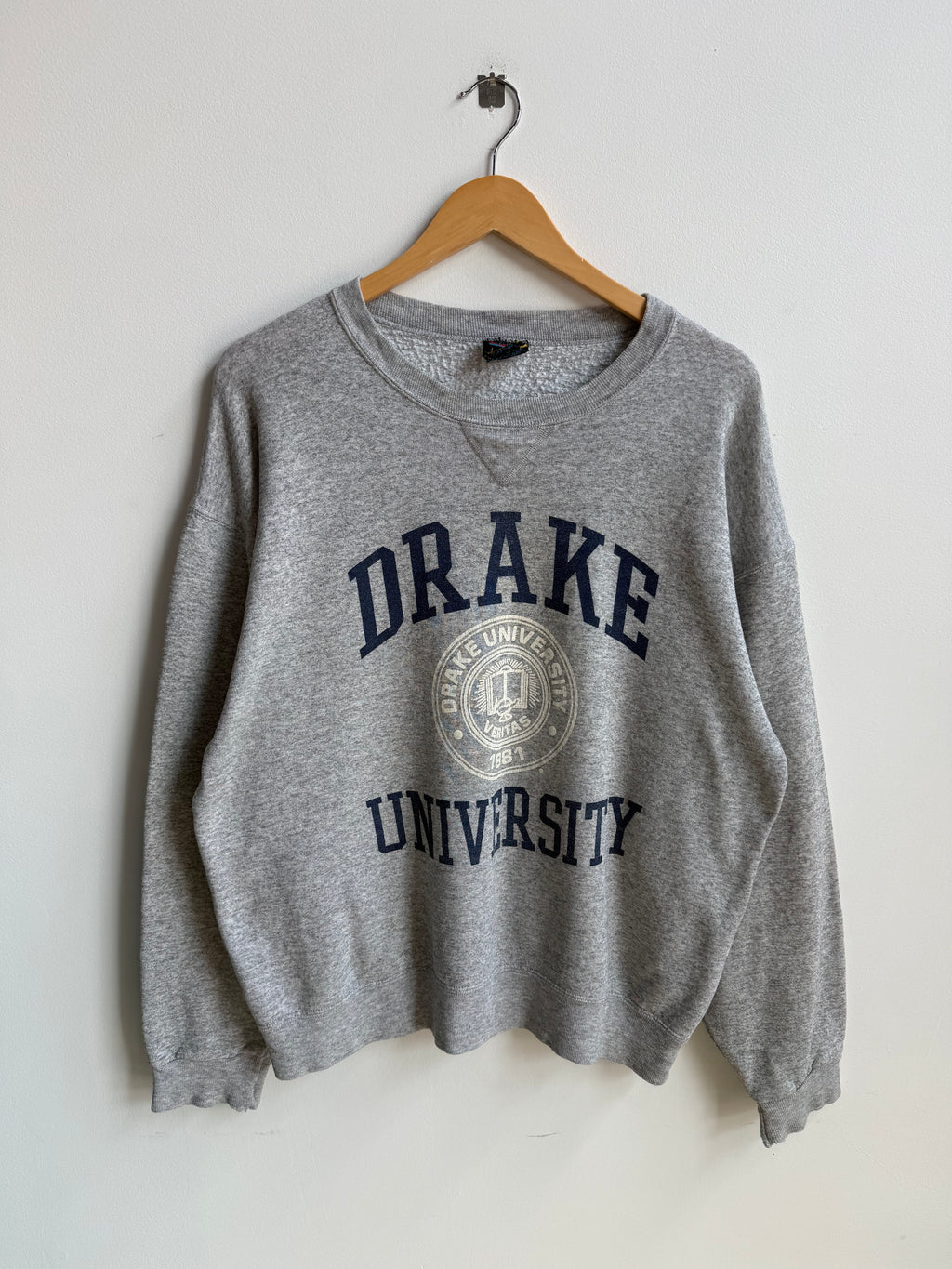 (L) Drake University Crew