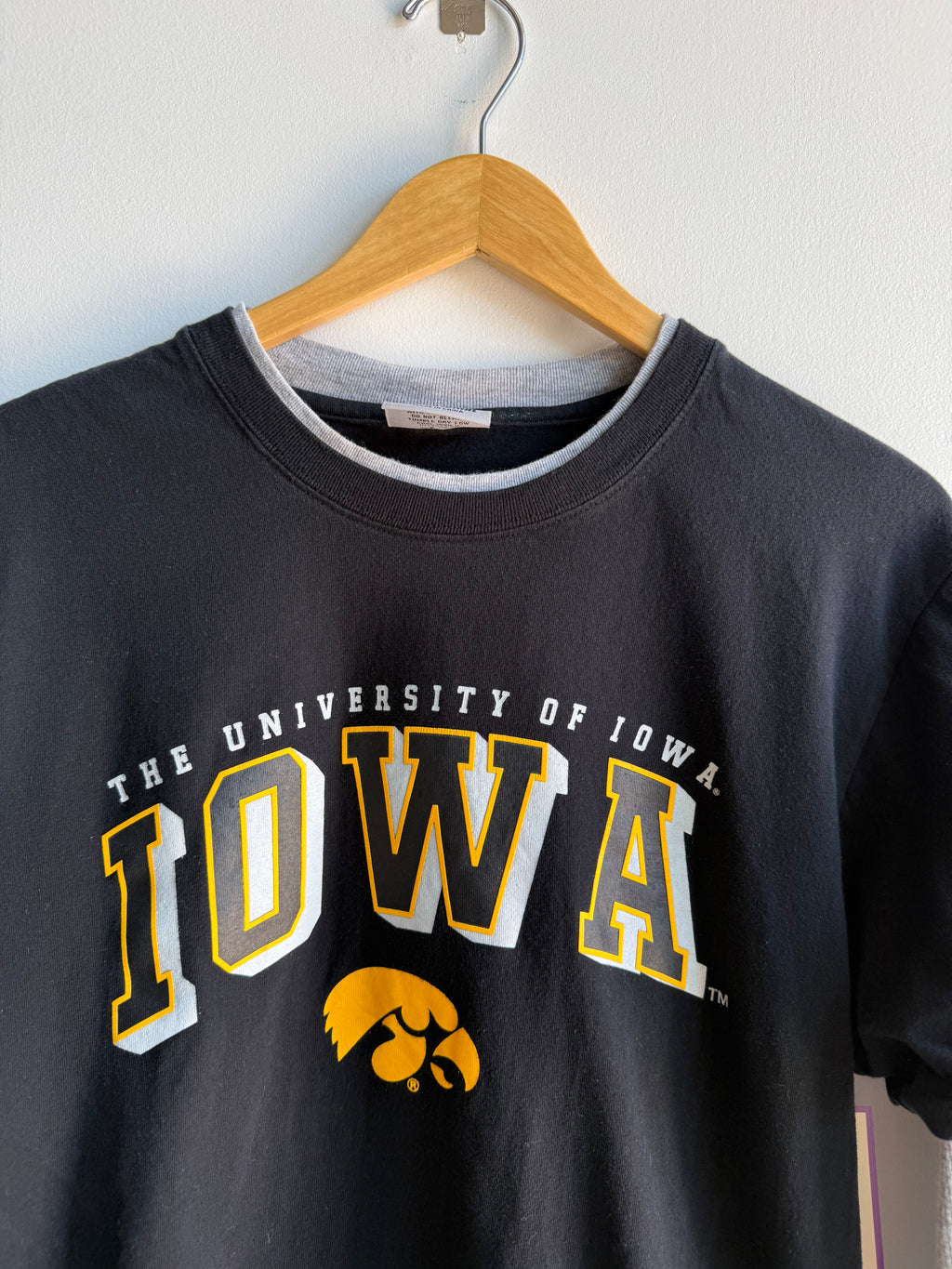 (M) Iowa Hawkeyes Tee