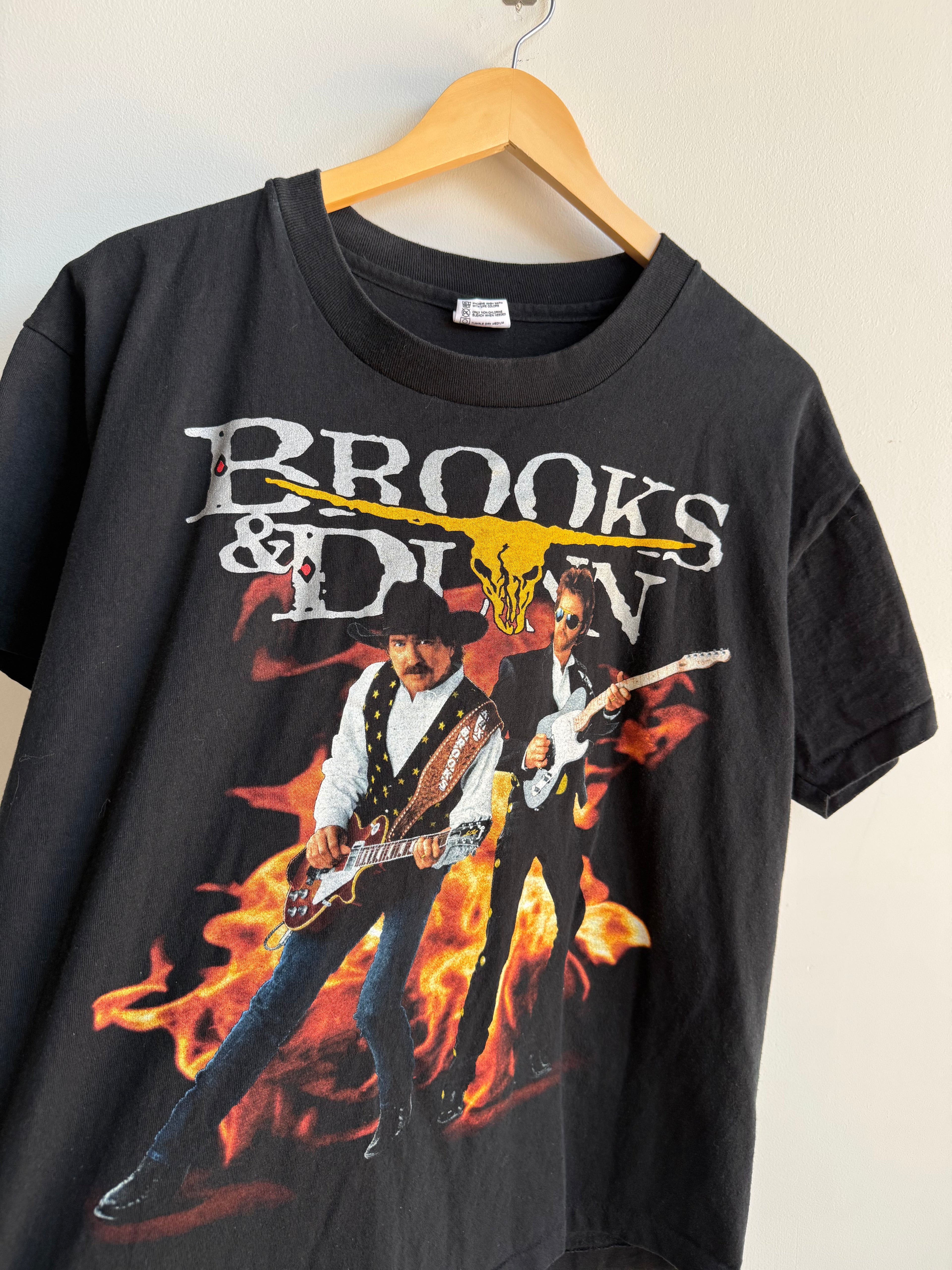 (L) Brooks & Dunn Electric Rodeo Tee