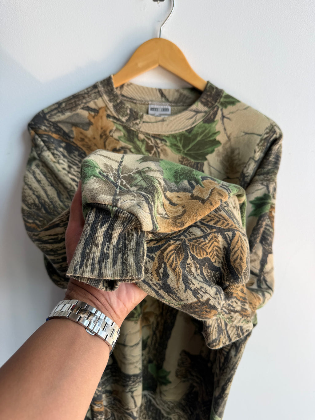 (L) Camo Crew