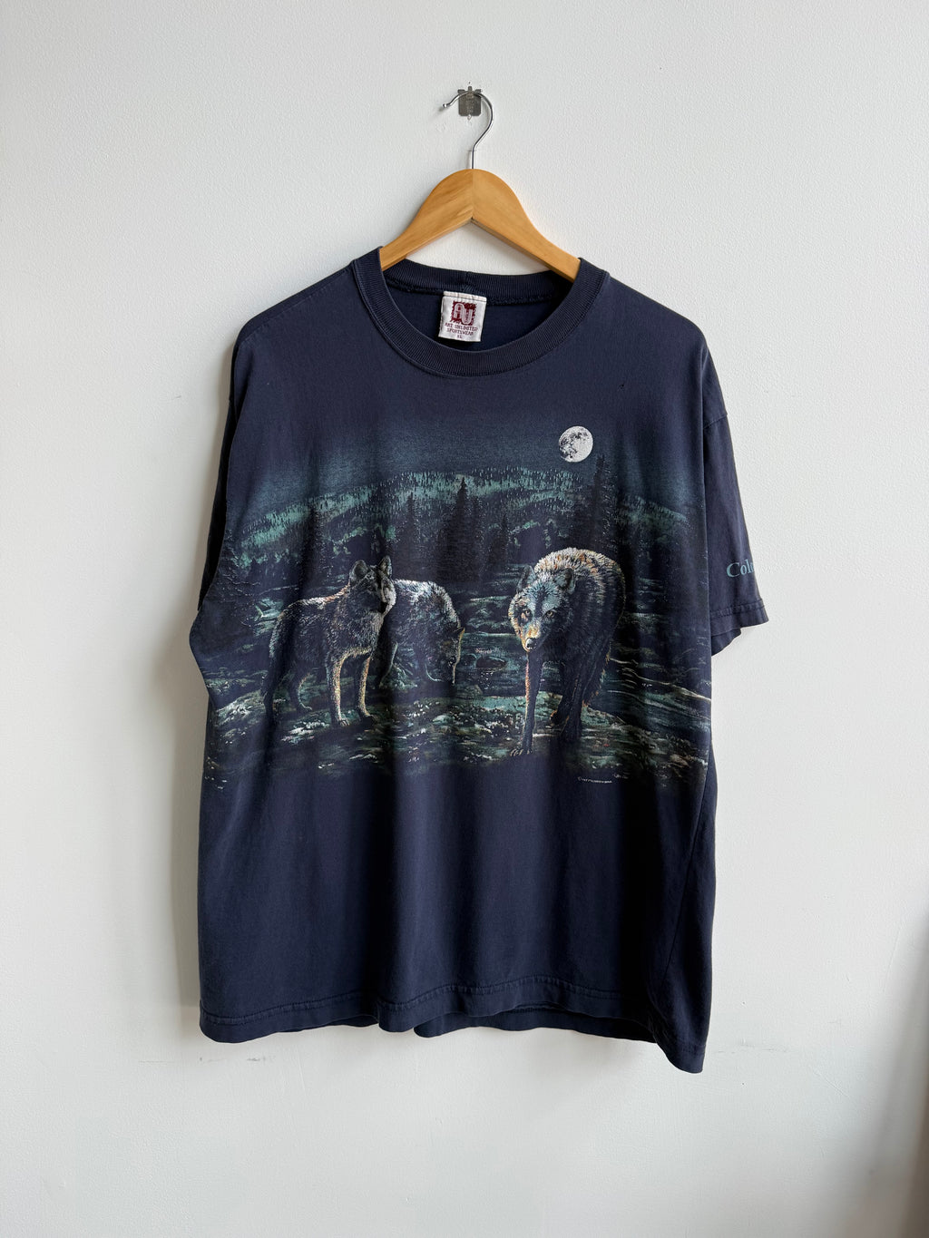 (XL) Art Unlimited Wolves Tee