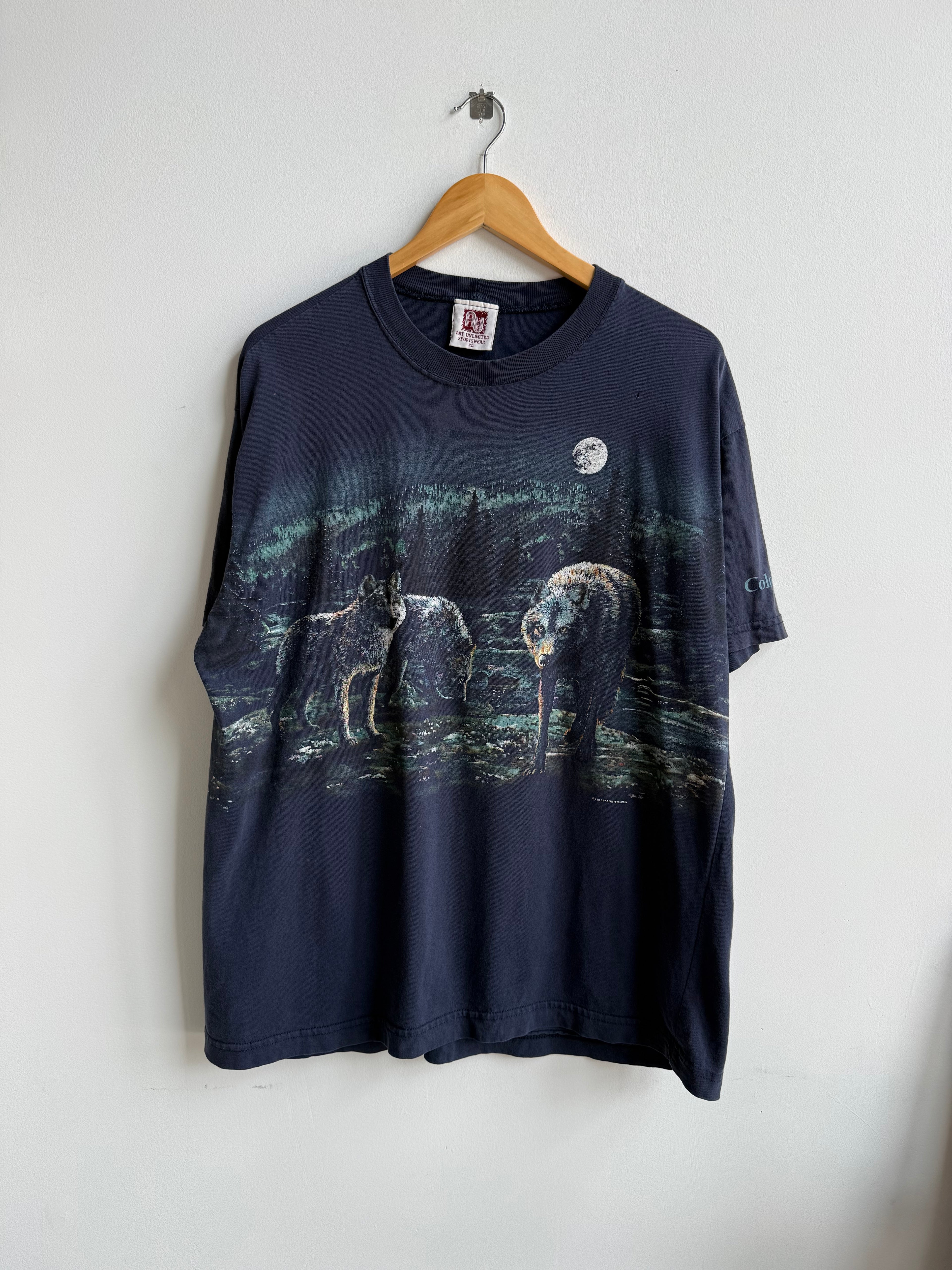 (XL) Art Unlimited Wolves Tee