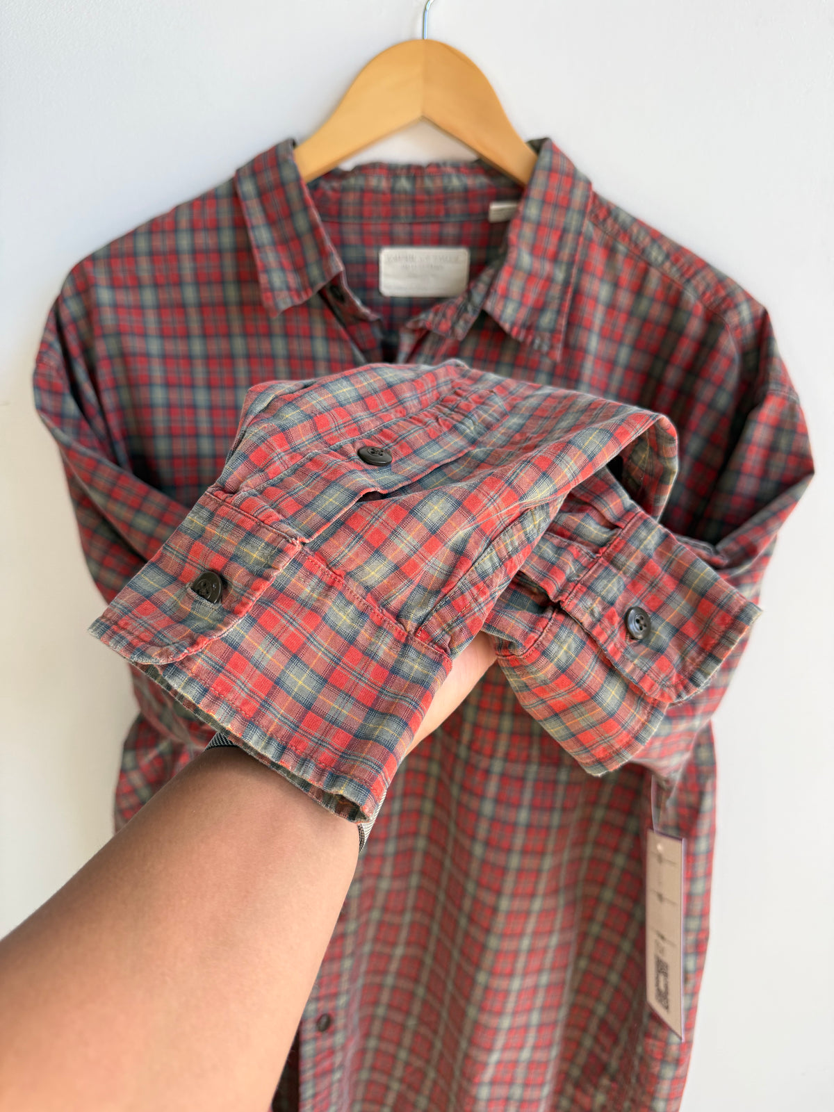 (L) American Eagle Button Up