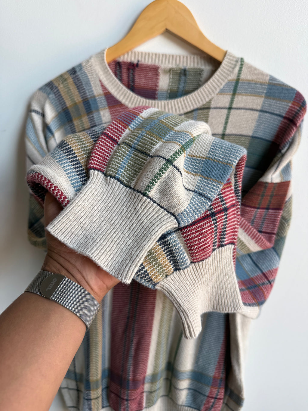 (L) Striped Sweater
