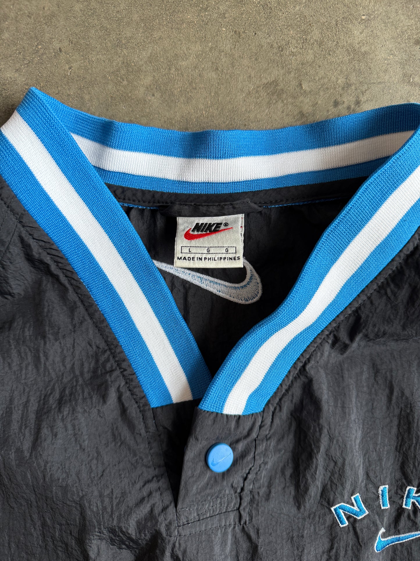 (L) Nike Windbreaker Jacket