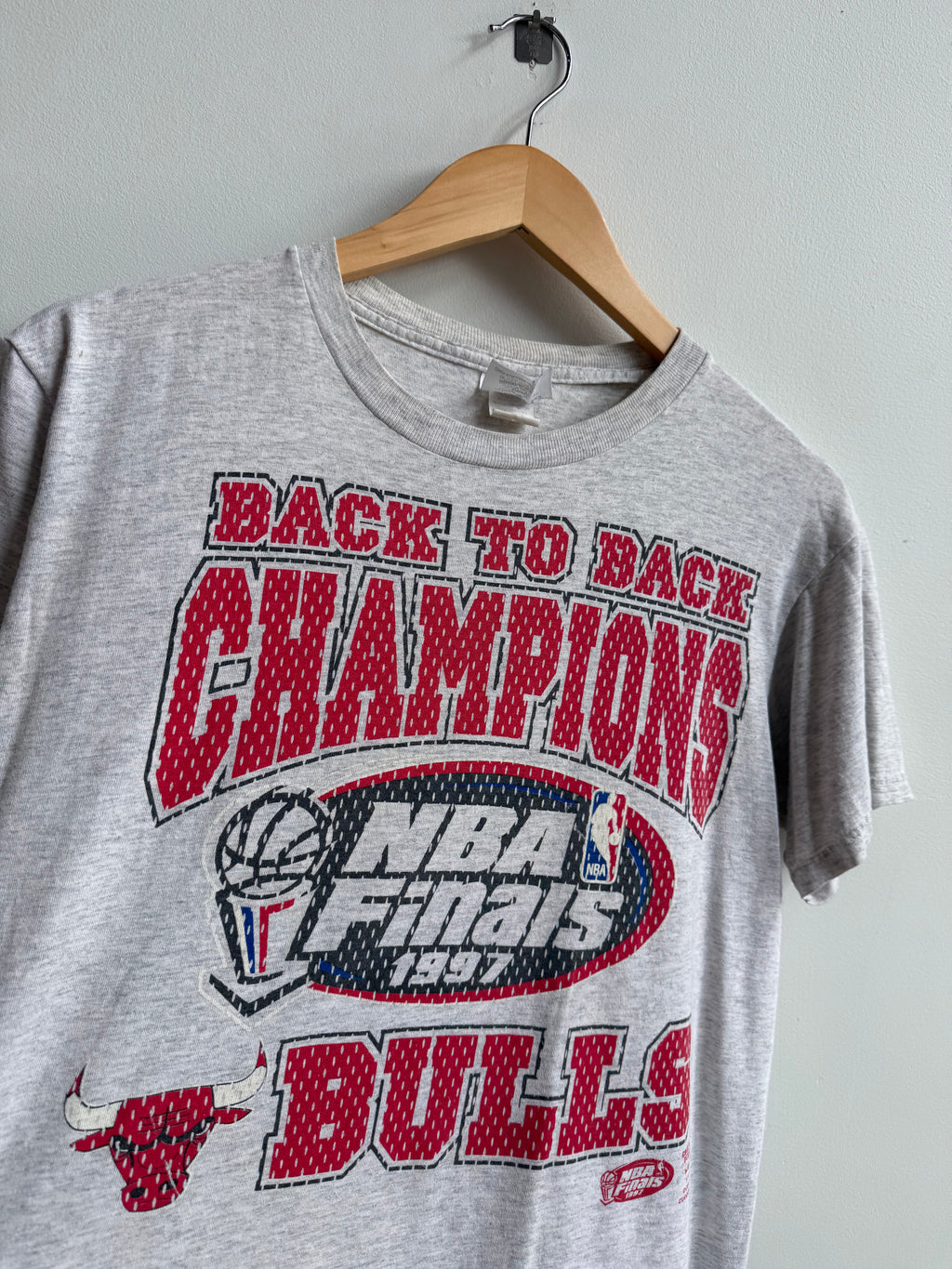 (S) 1997 Chicago Bulls Tee
