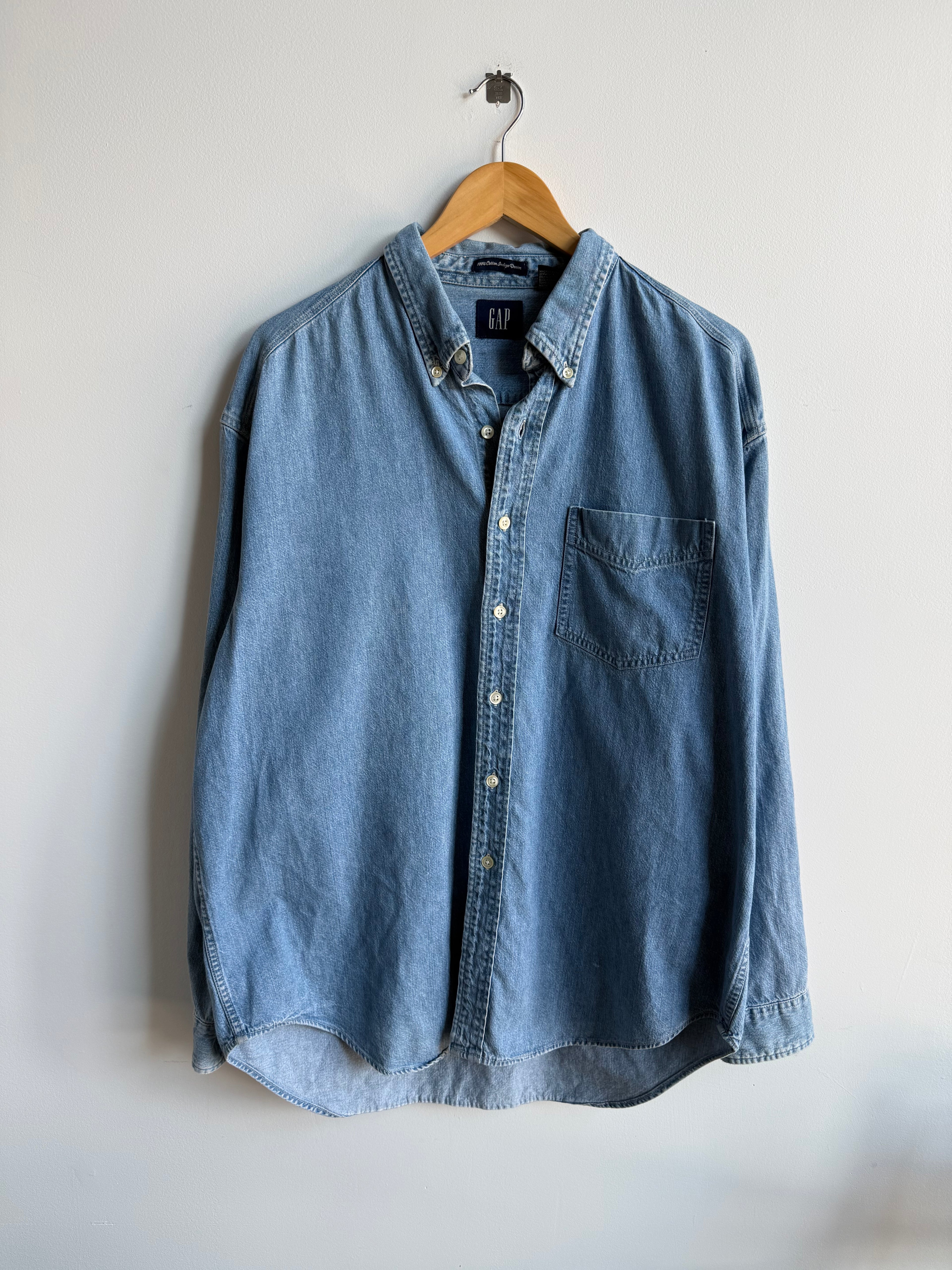 (L) Gap Button Up