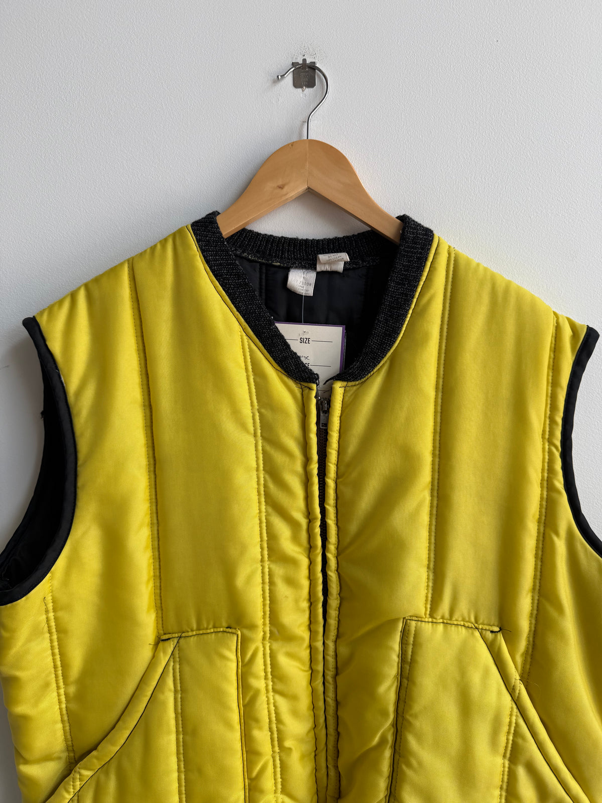 (L) Insulated Vest