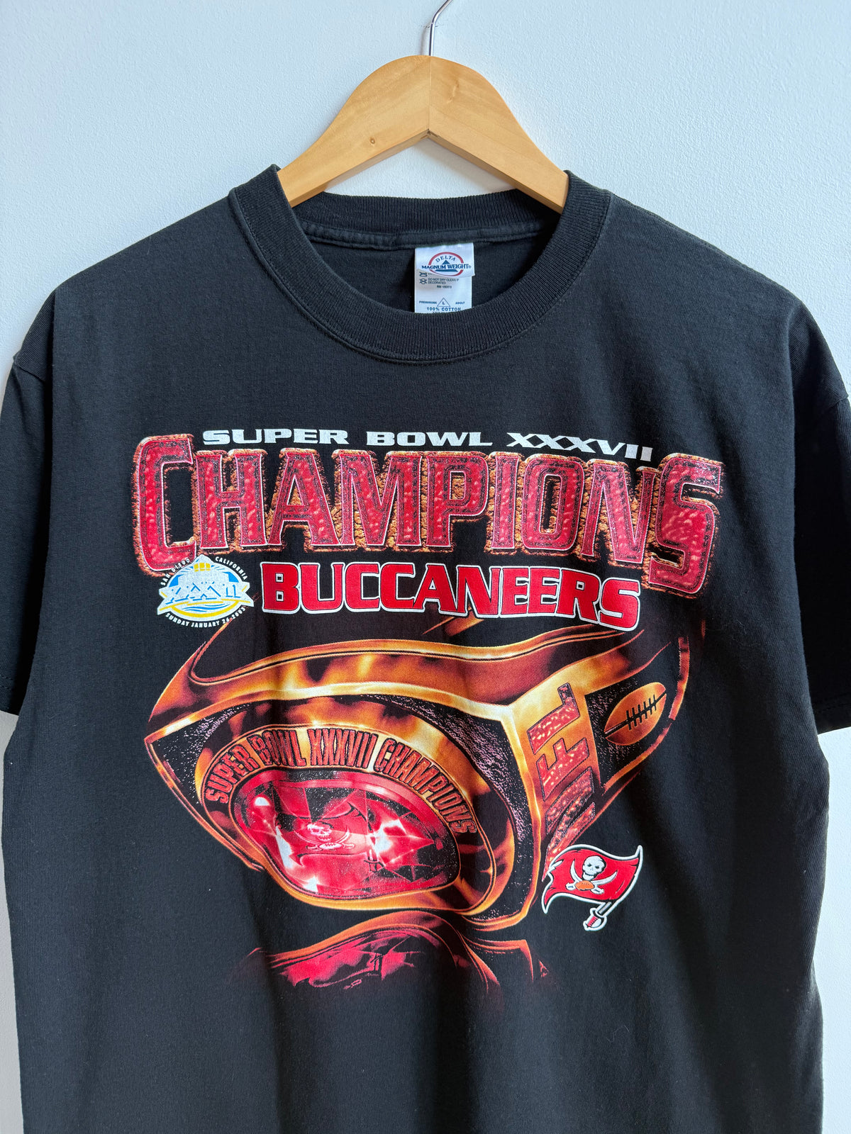 (L) Tampa Bay Buccaneers Super Bowl Ring Tee