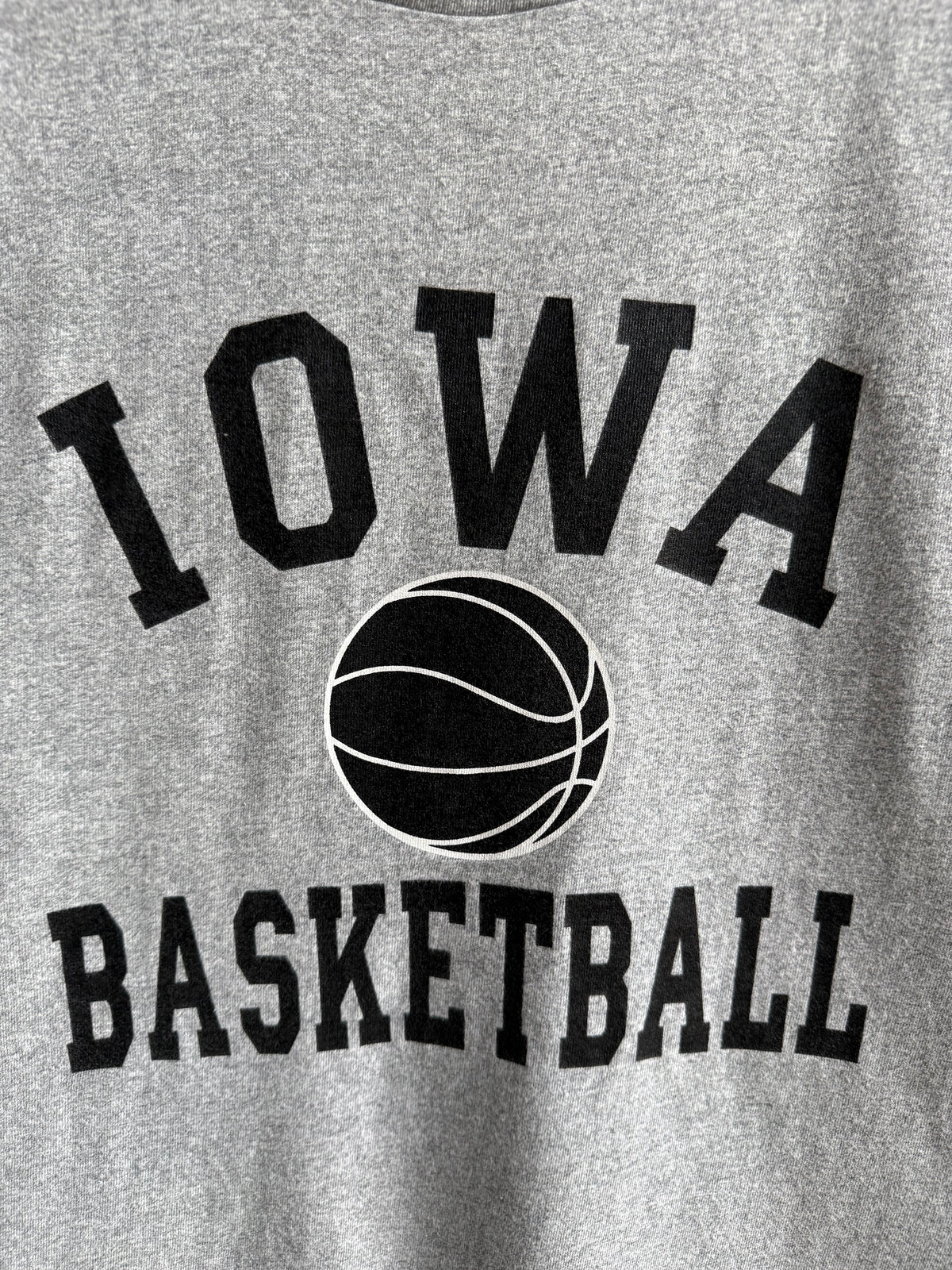 (XL) University of Iowa Basketball Tee