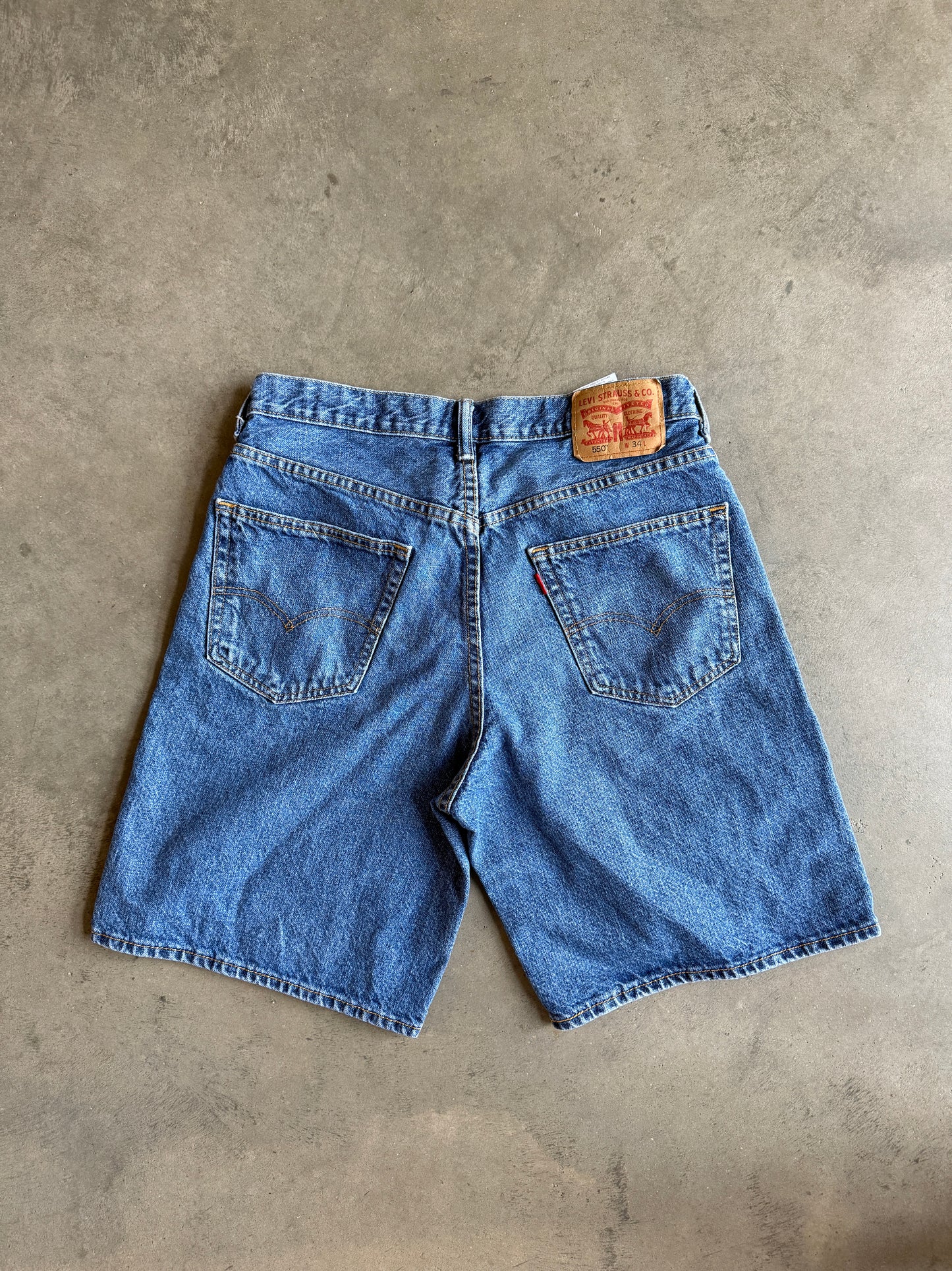 (32) Levi’s Denim Shorts