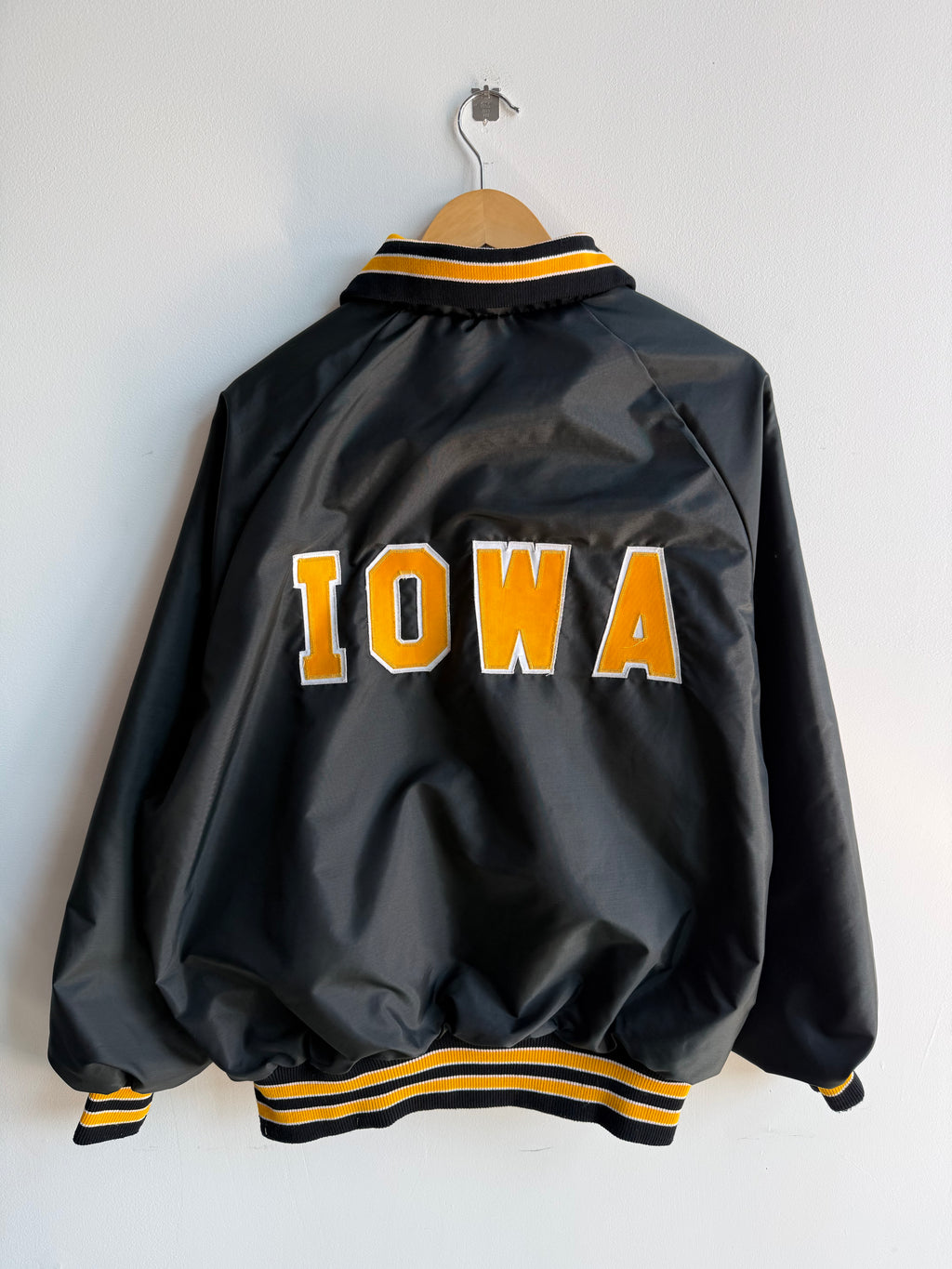 (XL) Iowa Hawkeyes Jacket
