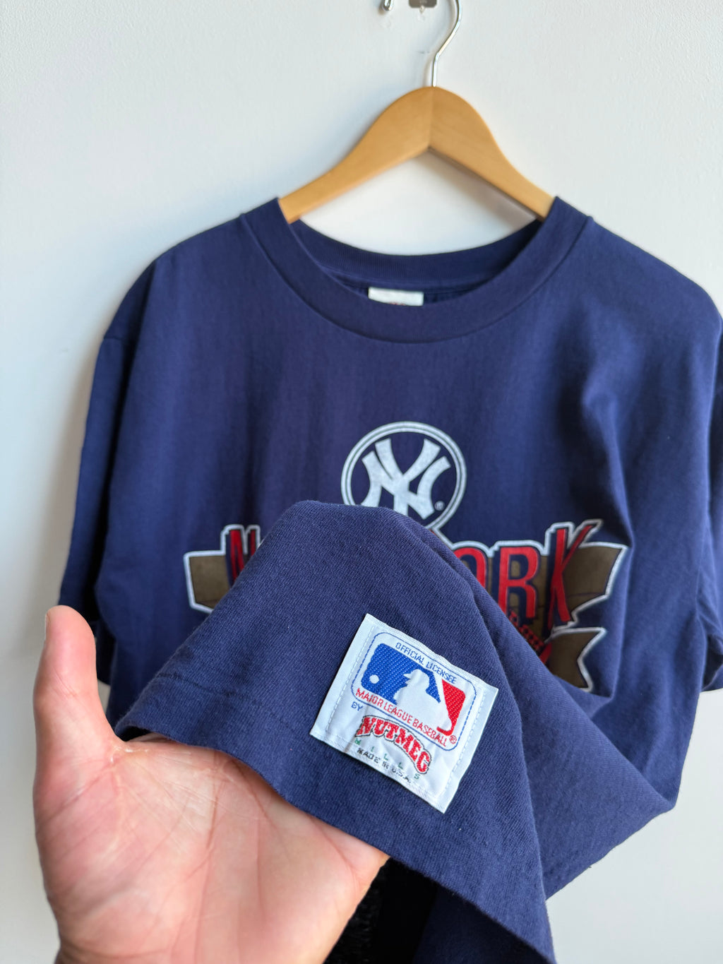 (L) New York Yankees Tee