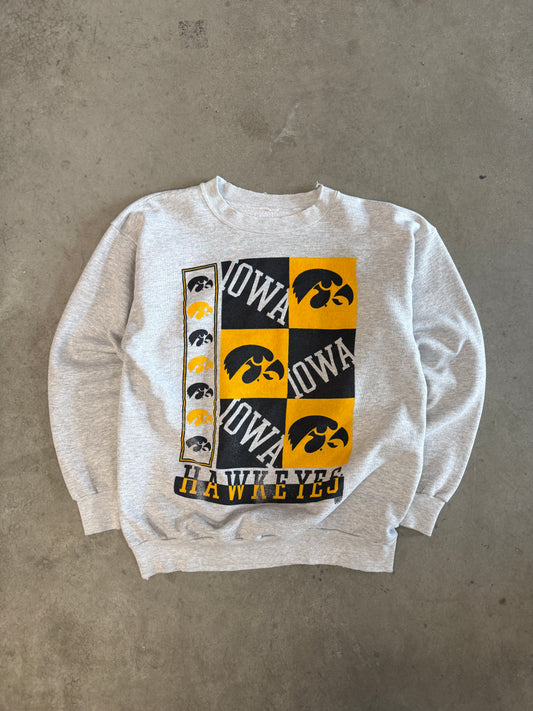 (L) Iowa Hawkeyes Crew