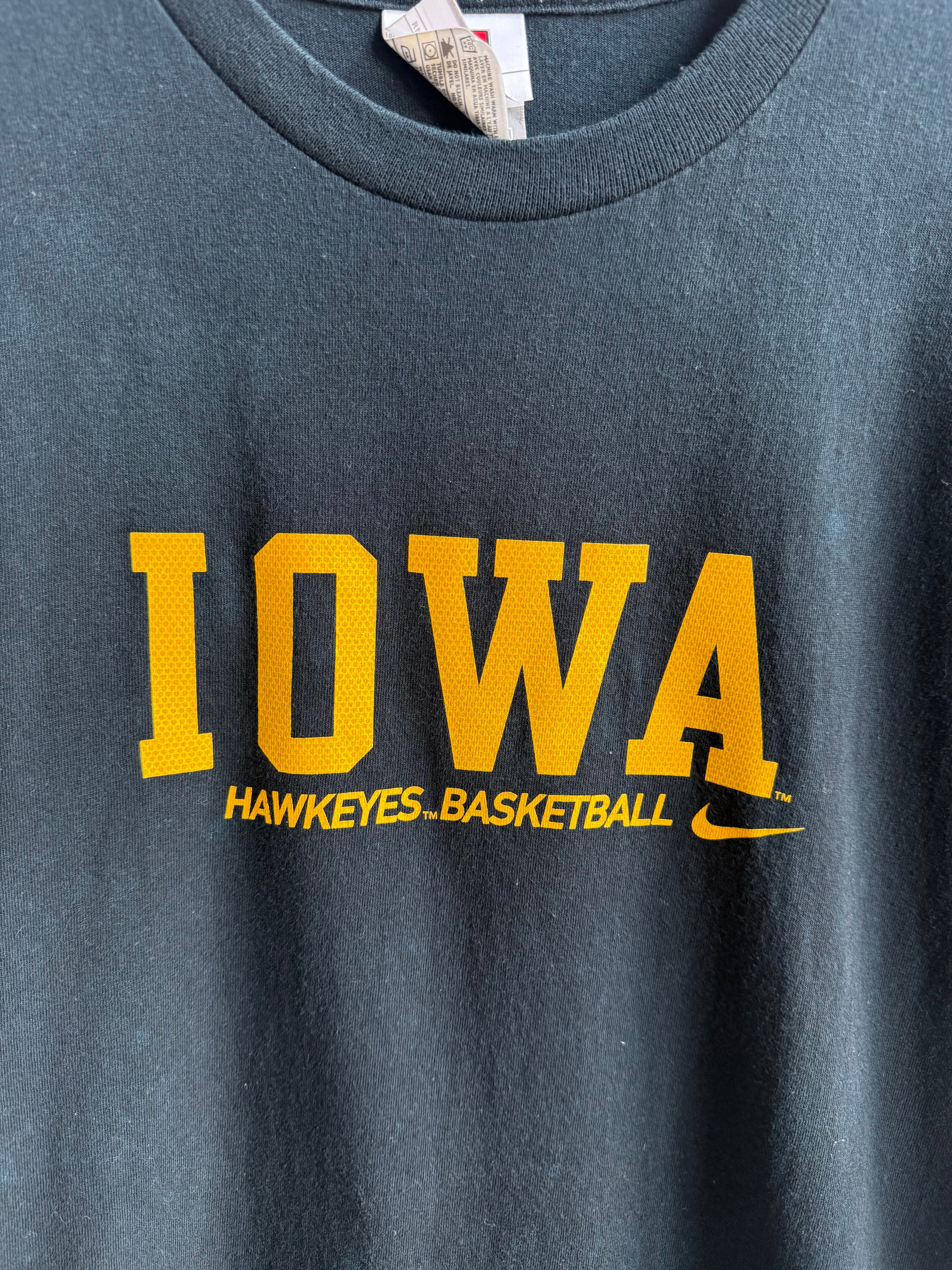 (M) Iowa Basketball Tee