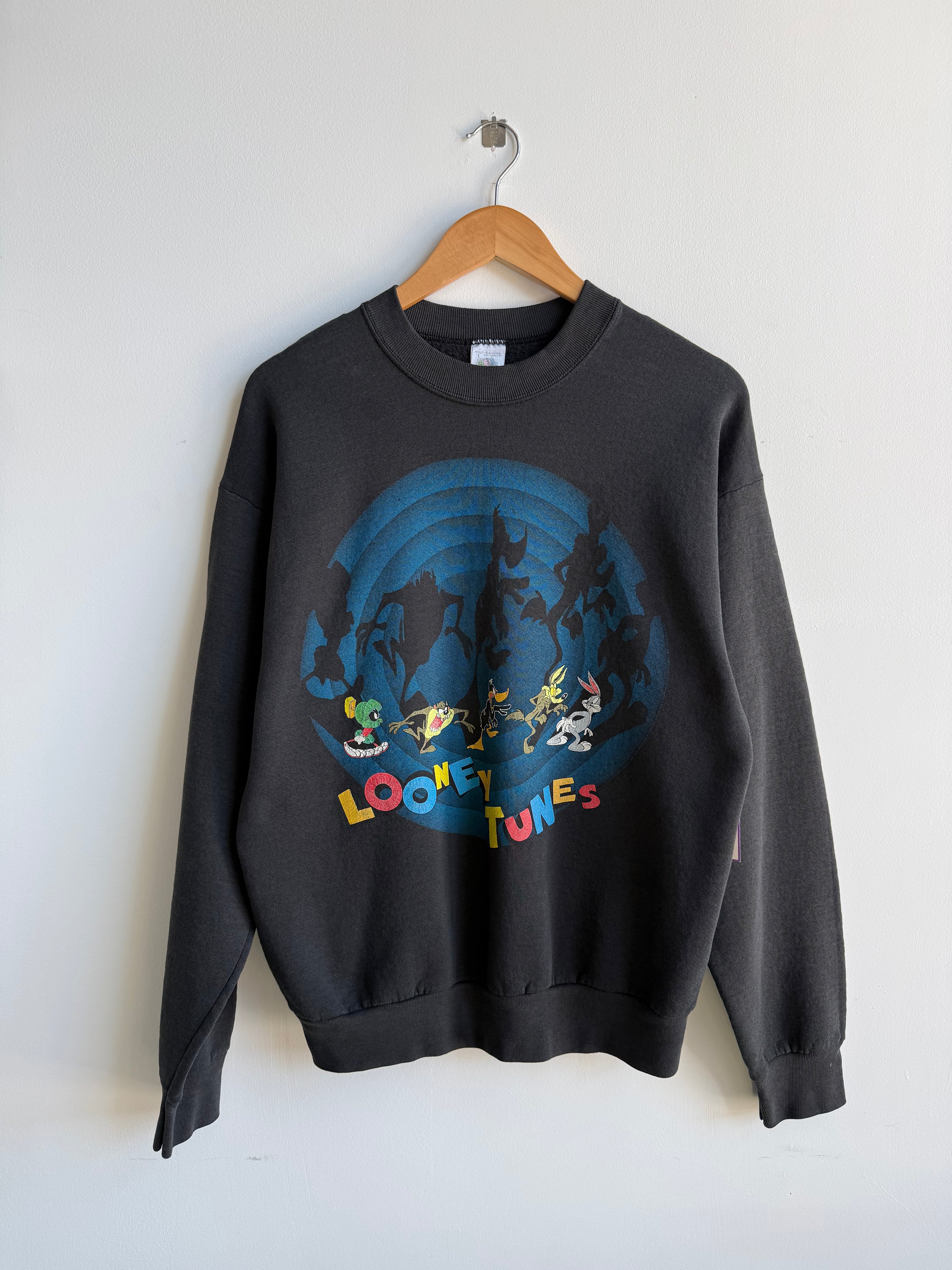 (L) Looney Tunes Crew