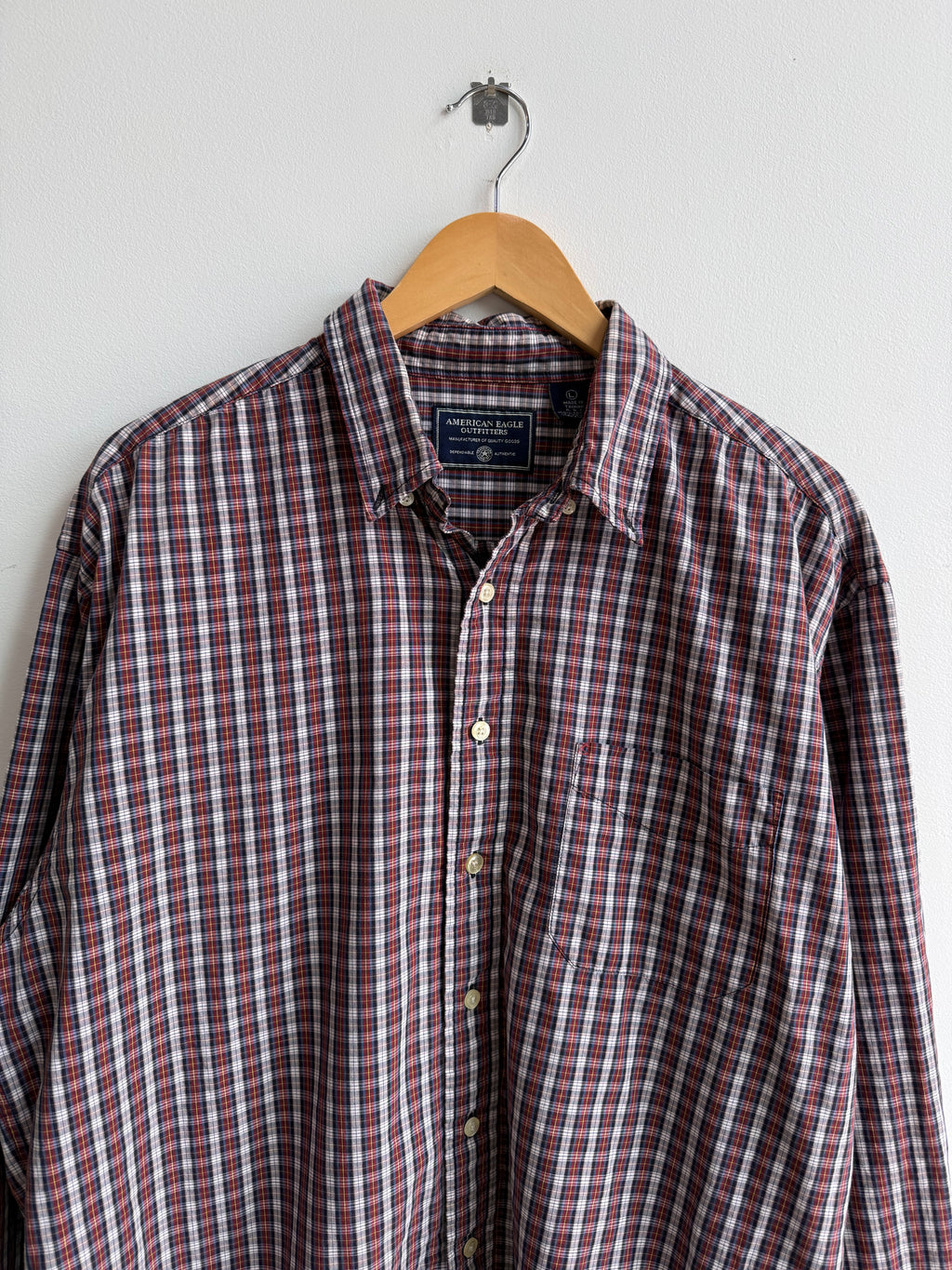 (L) American Eagle Button Up Shirt