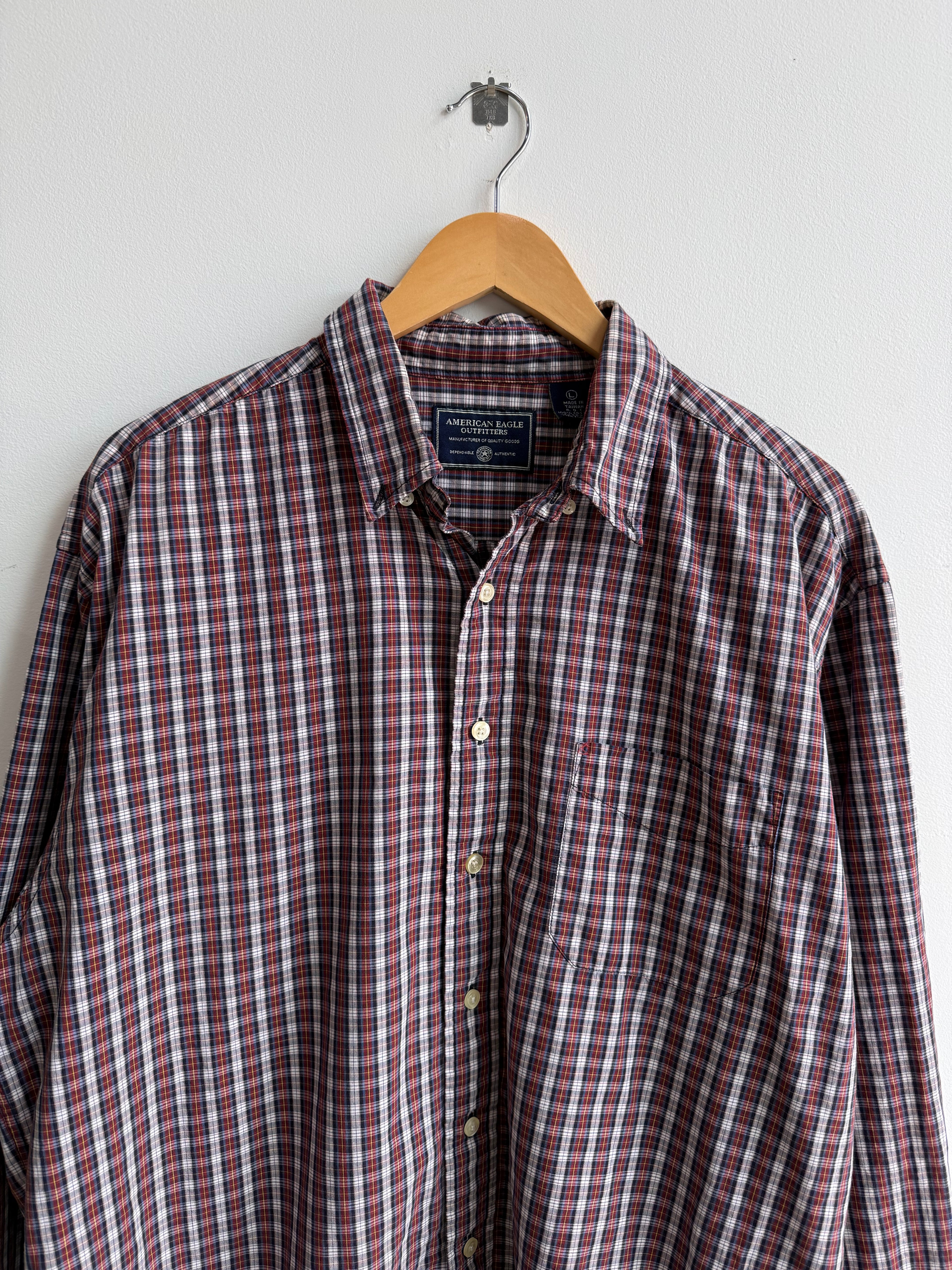 (L) American Eagle Button Up Shirt