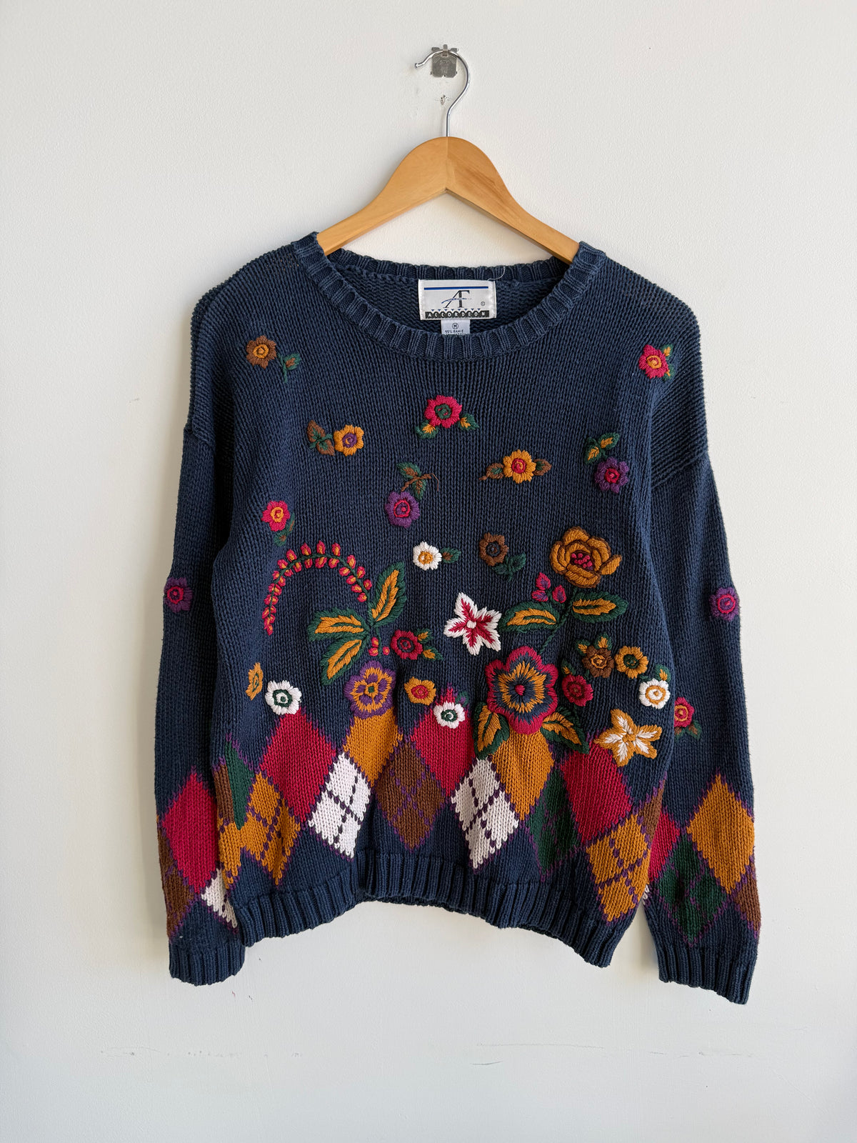 (M) Accordeon Flower Sweater