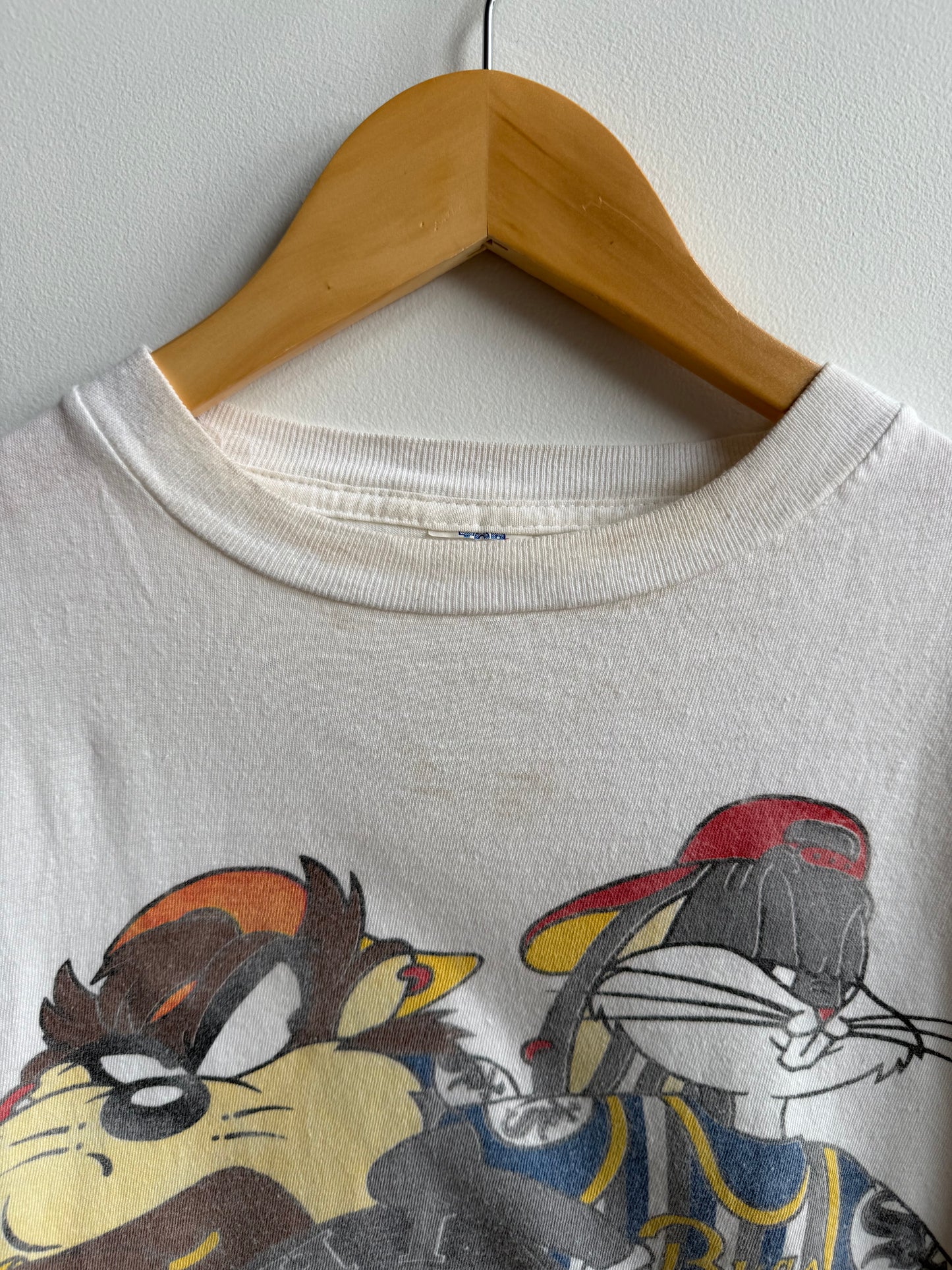 (M) Chicago White Sox Looney Tunes Tee