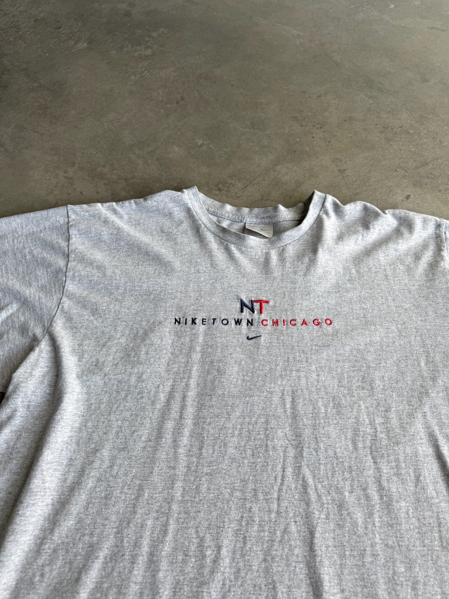 (XL) NikeTown Chicago Tee