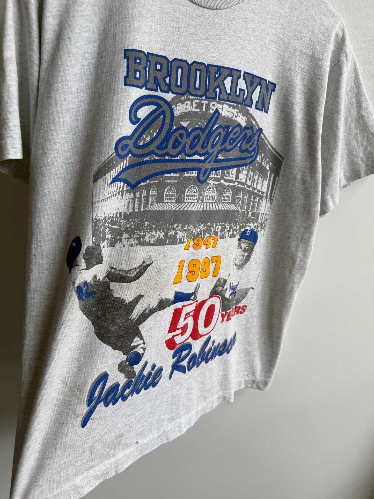 (L) Brooklyn Dodgers Jackie Robinson Tee