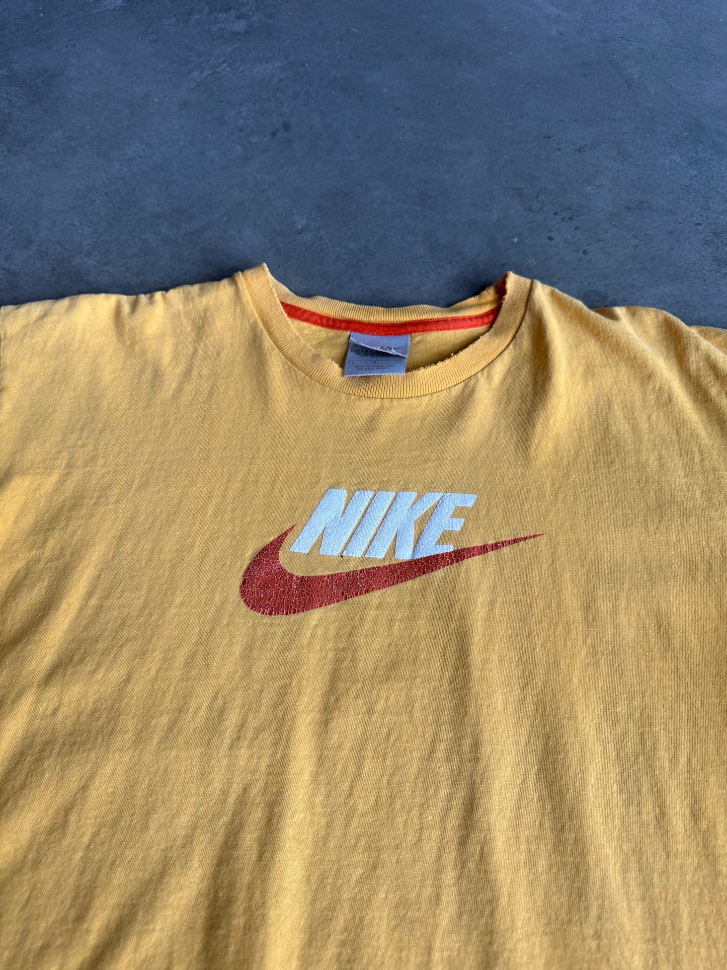 (L) Nike Tee