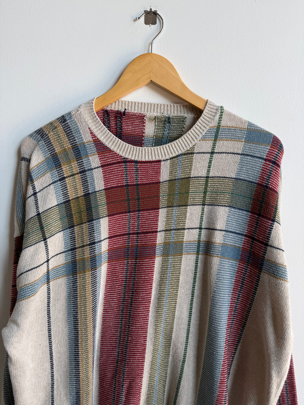 (L) Striped Sweater