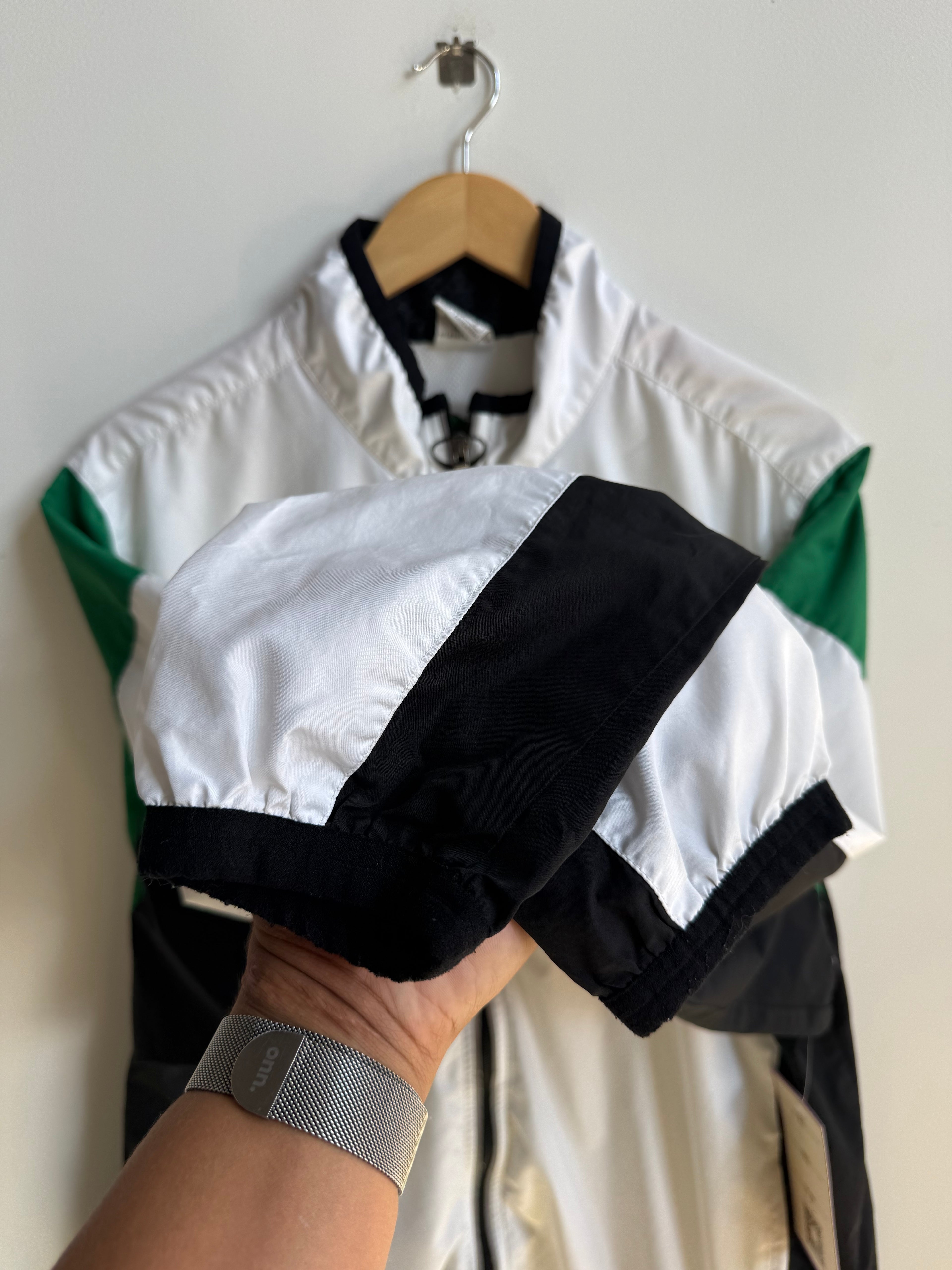 (L) Nike Windbreaker Jacket