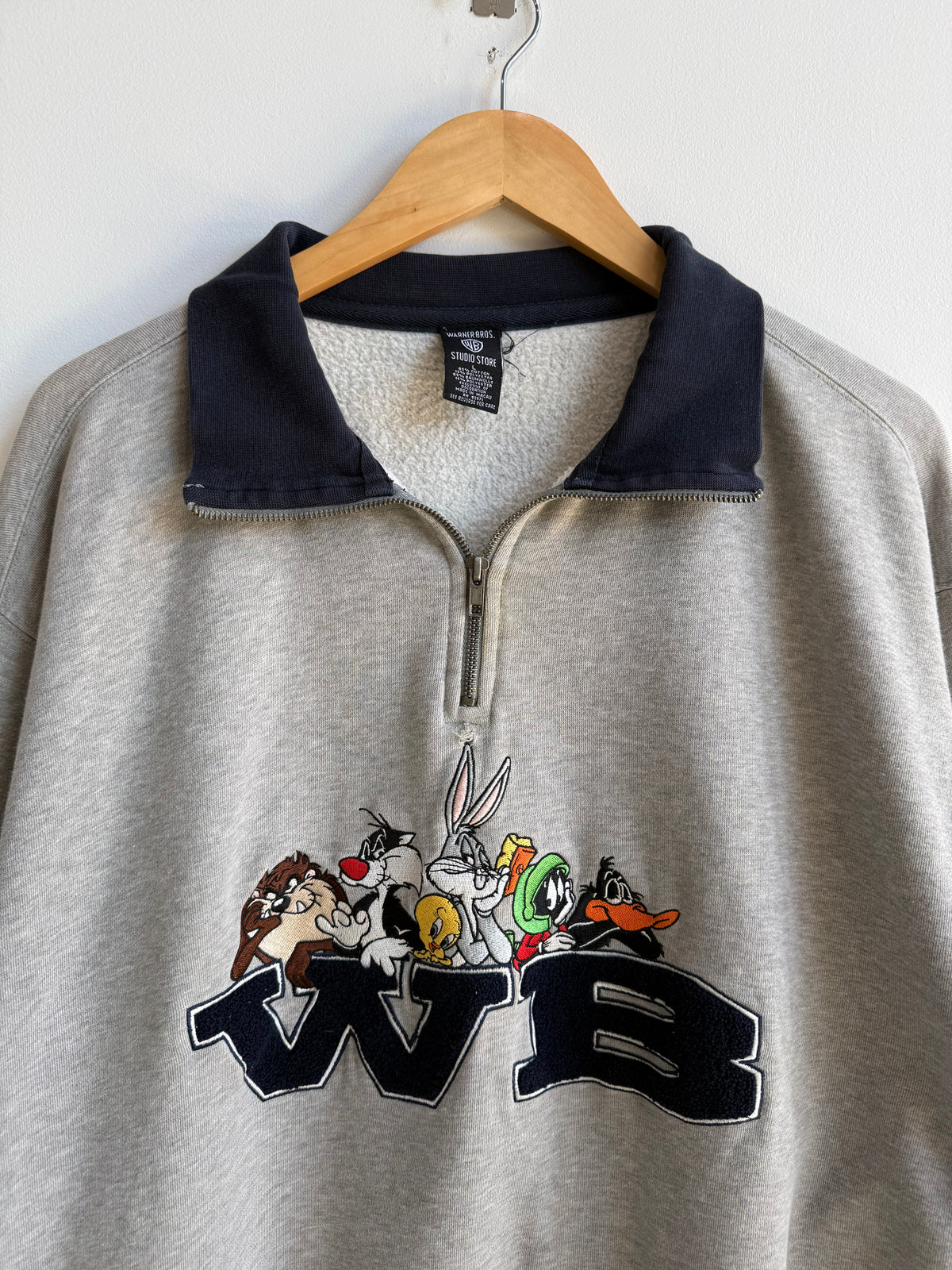 (L) Looney Tunes Quarter Zip