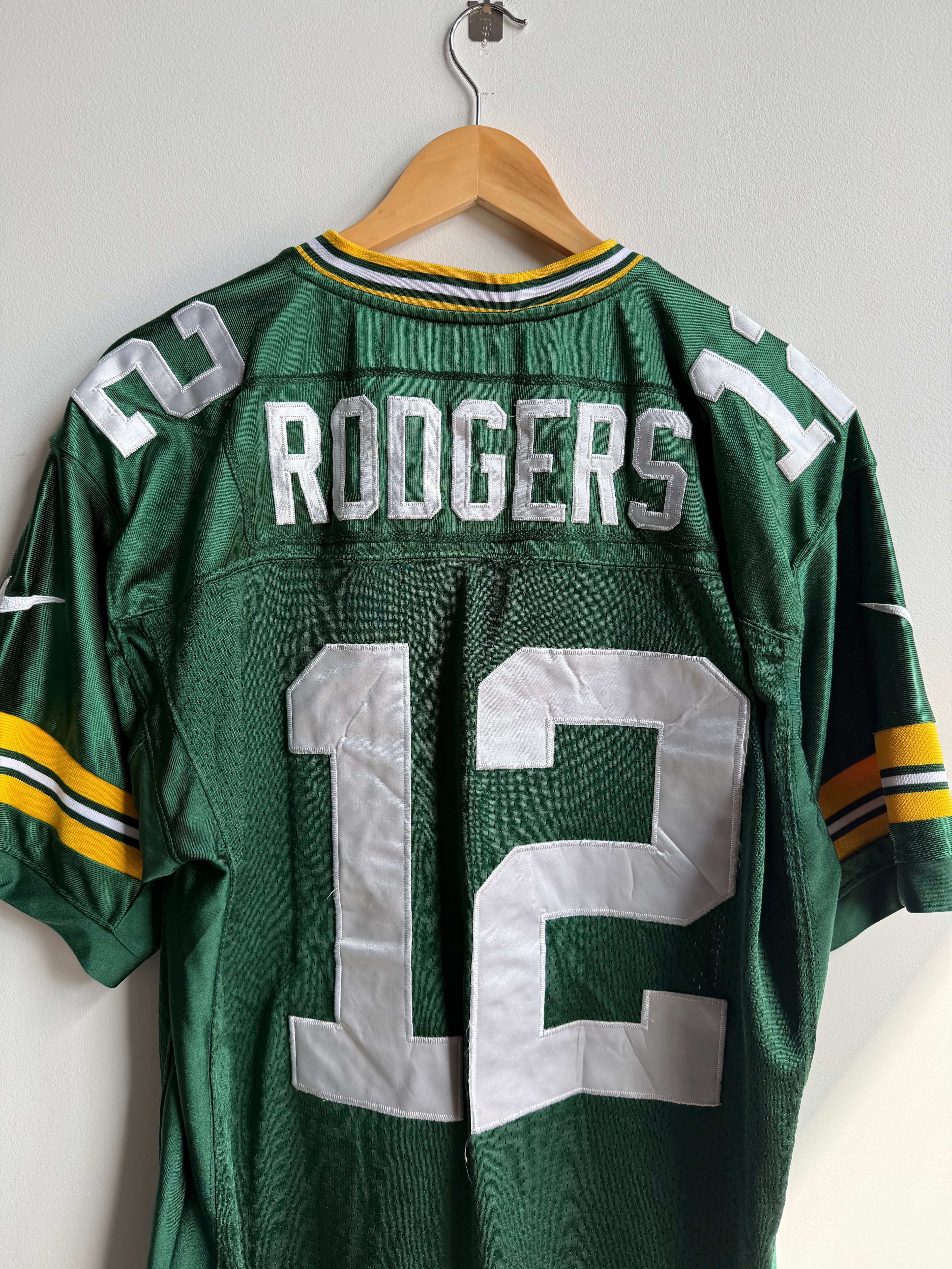 (L) Green Bay Packers Aaron Rodger’s Jersey